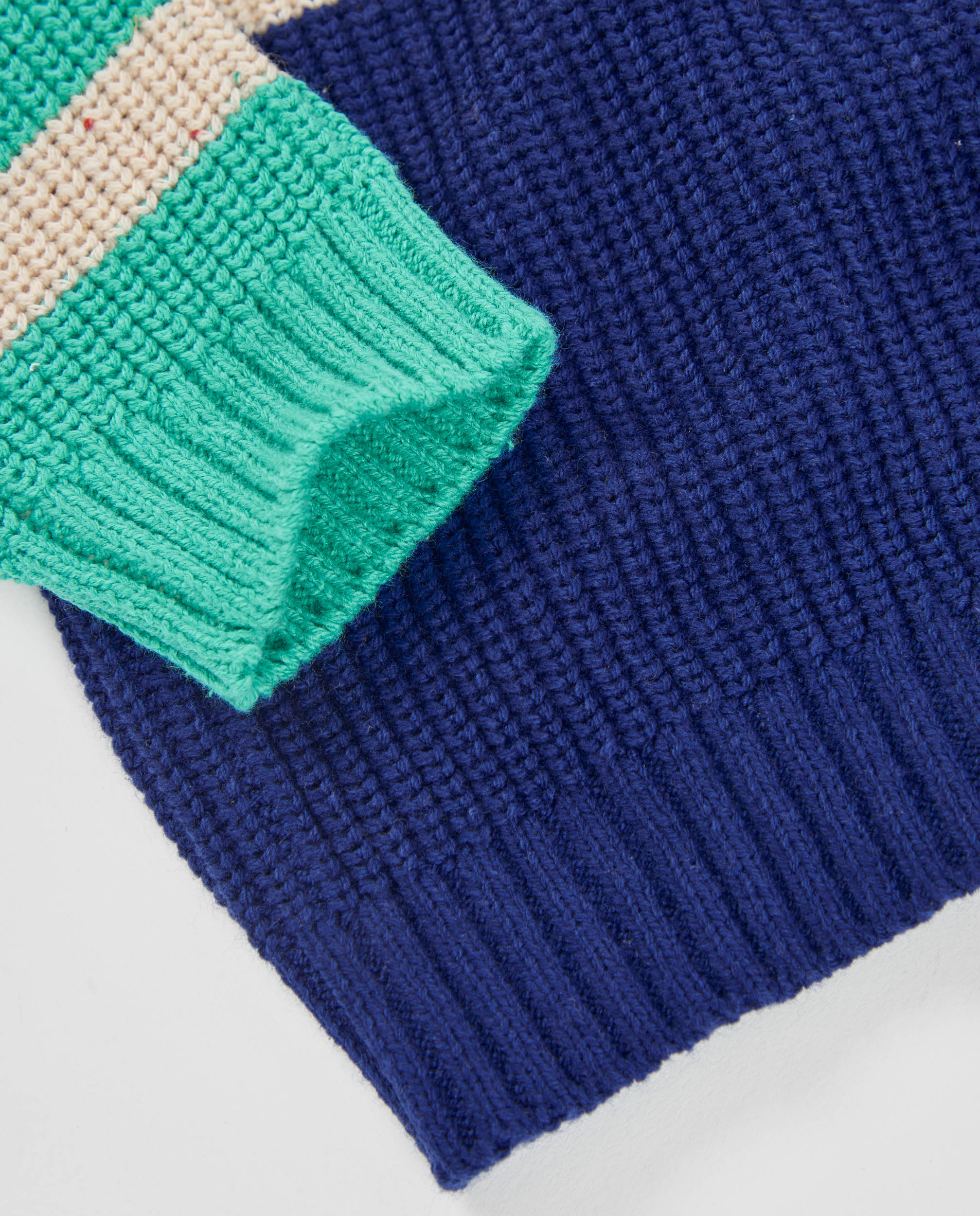 Jersey de niño de tricot con cuello redondo y bloques de color