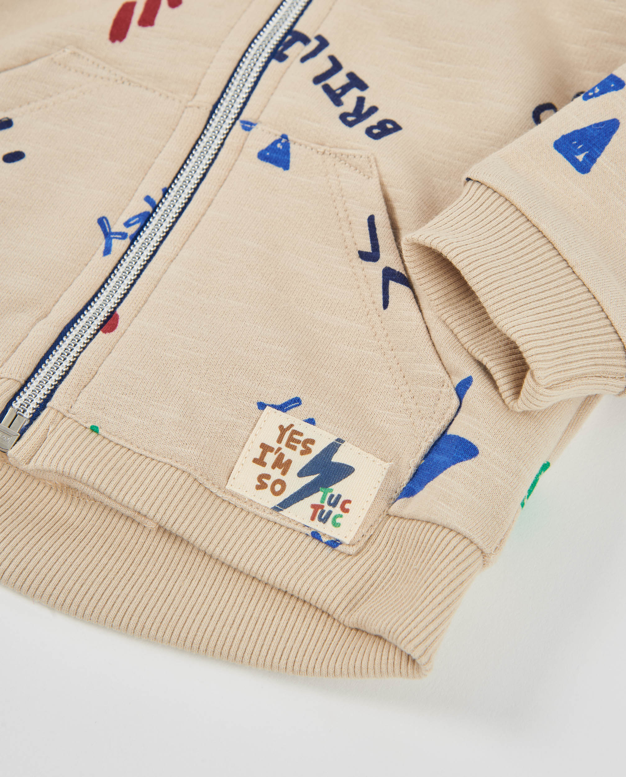 Chaqueta de niño de felpa con capucha y estilo urbano
