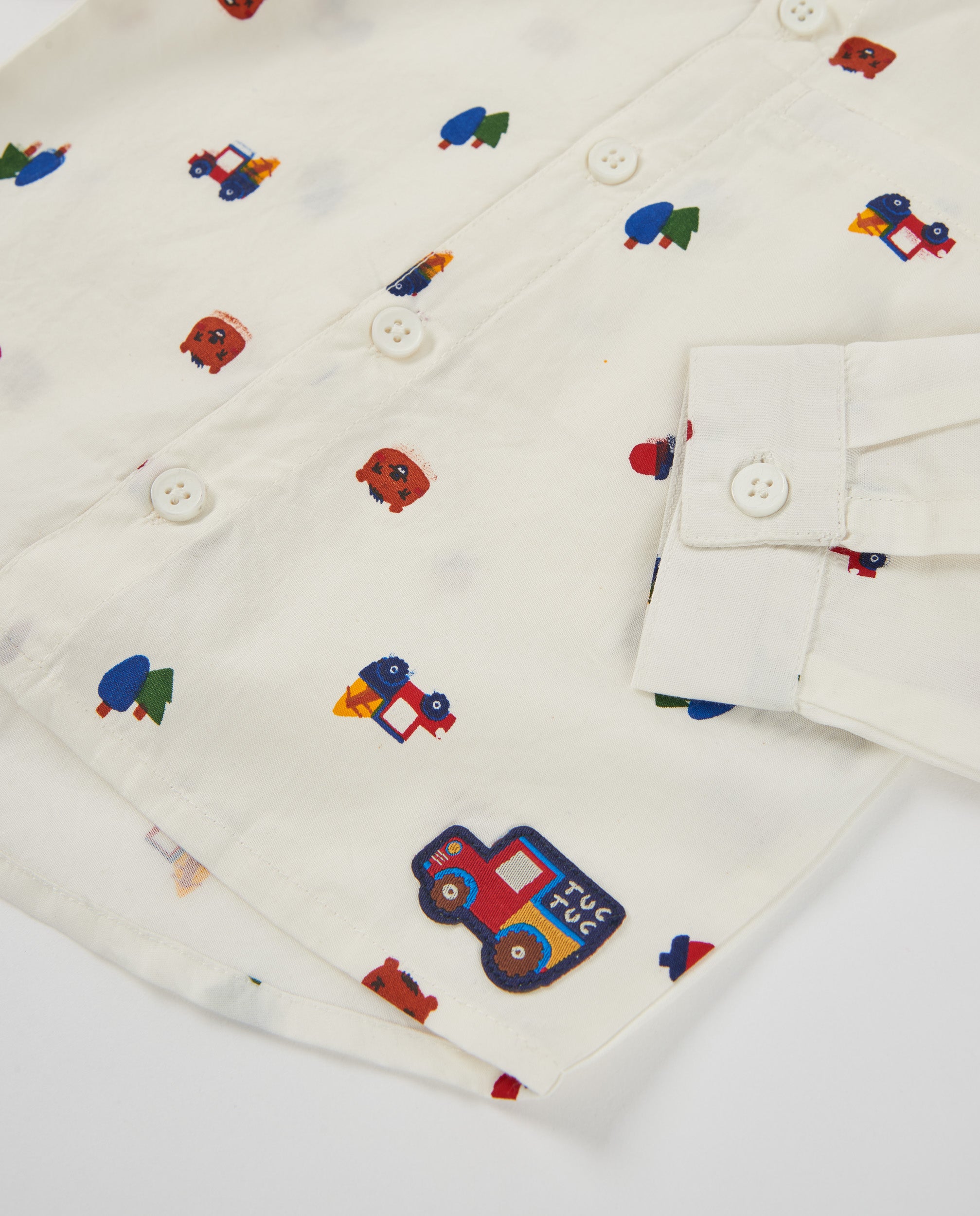 Camisa de niño de tela plana con estampado y botones frontales