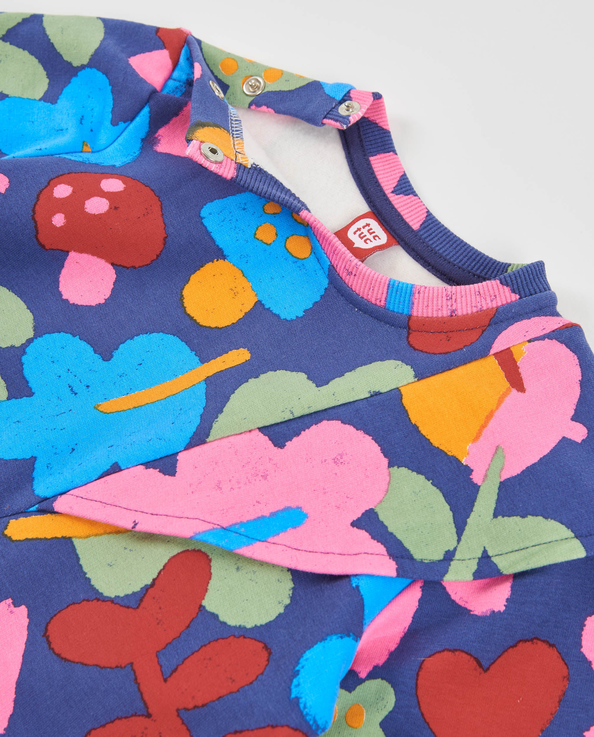 Vestido de niña de felpa con estampado floral y tacto cálido