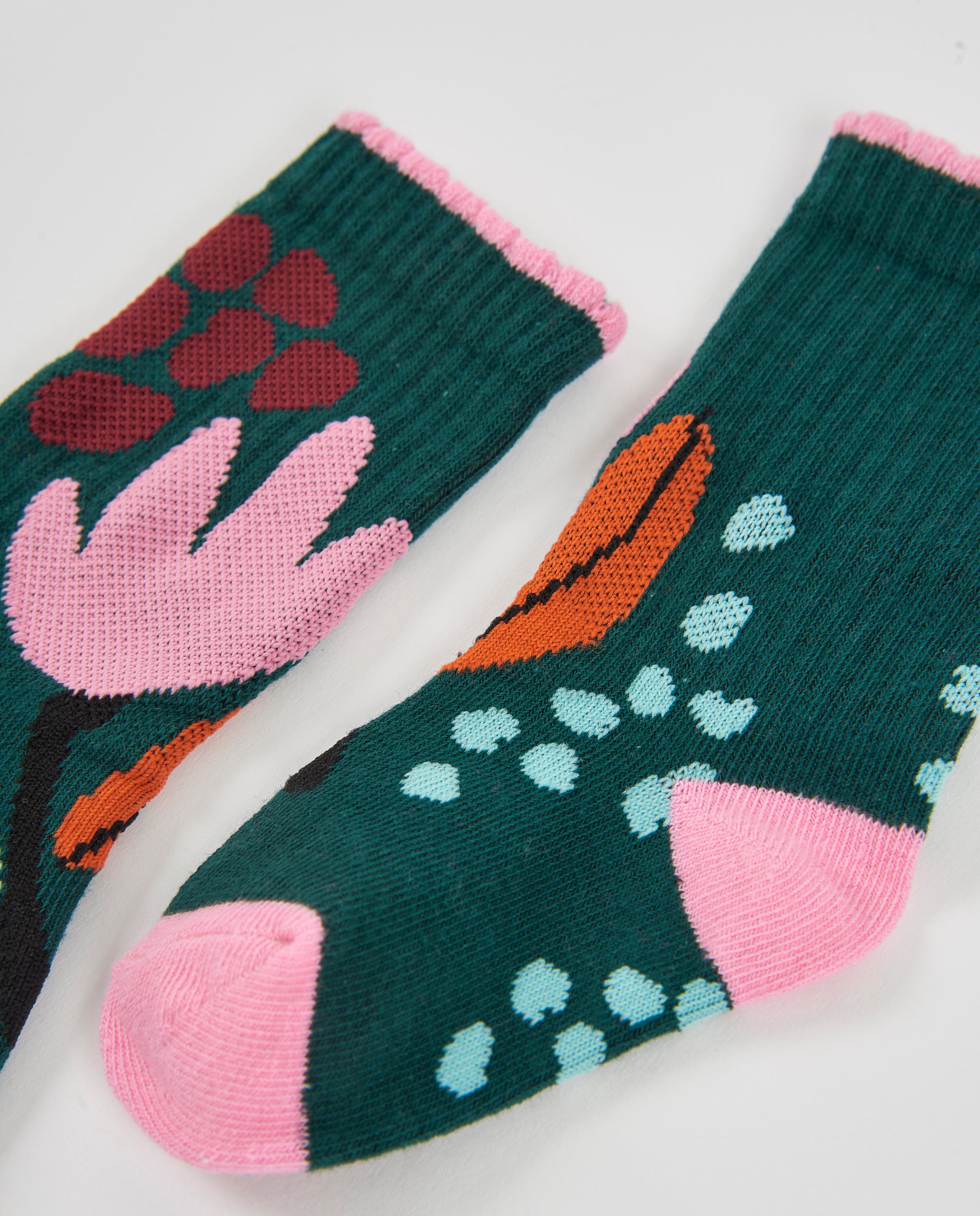 Set de calcetines de niña con diseños divertidos y detalles de corazones