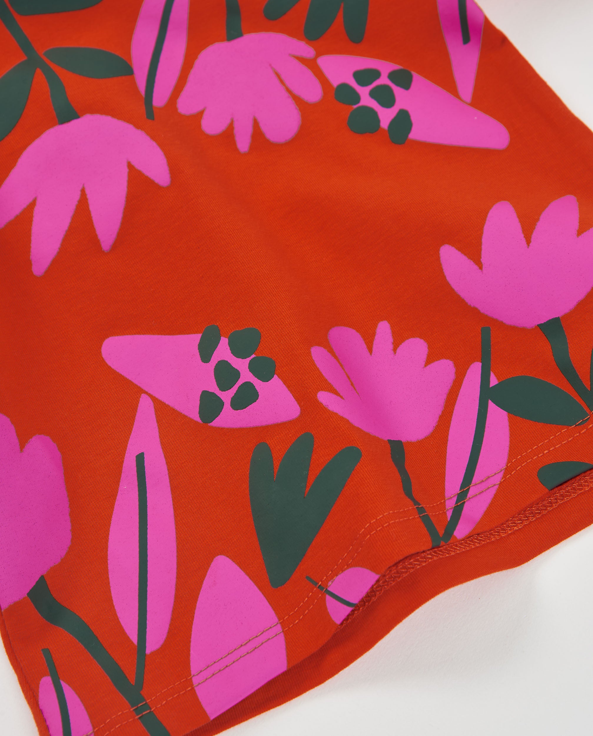 Camiseta de niña de punto con estampado de flores y manga larga