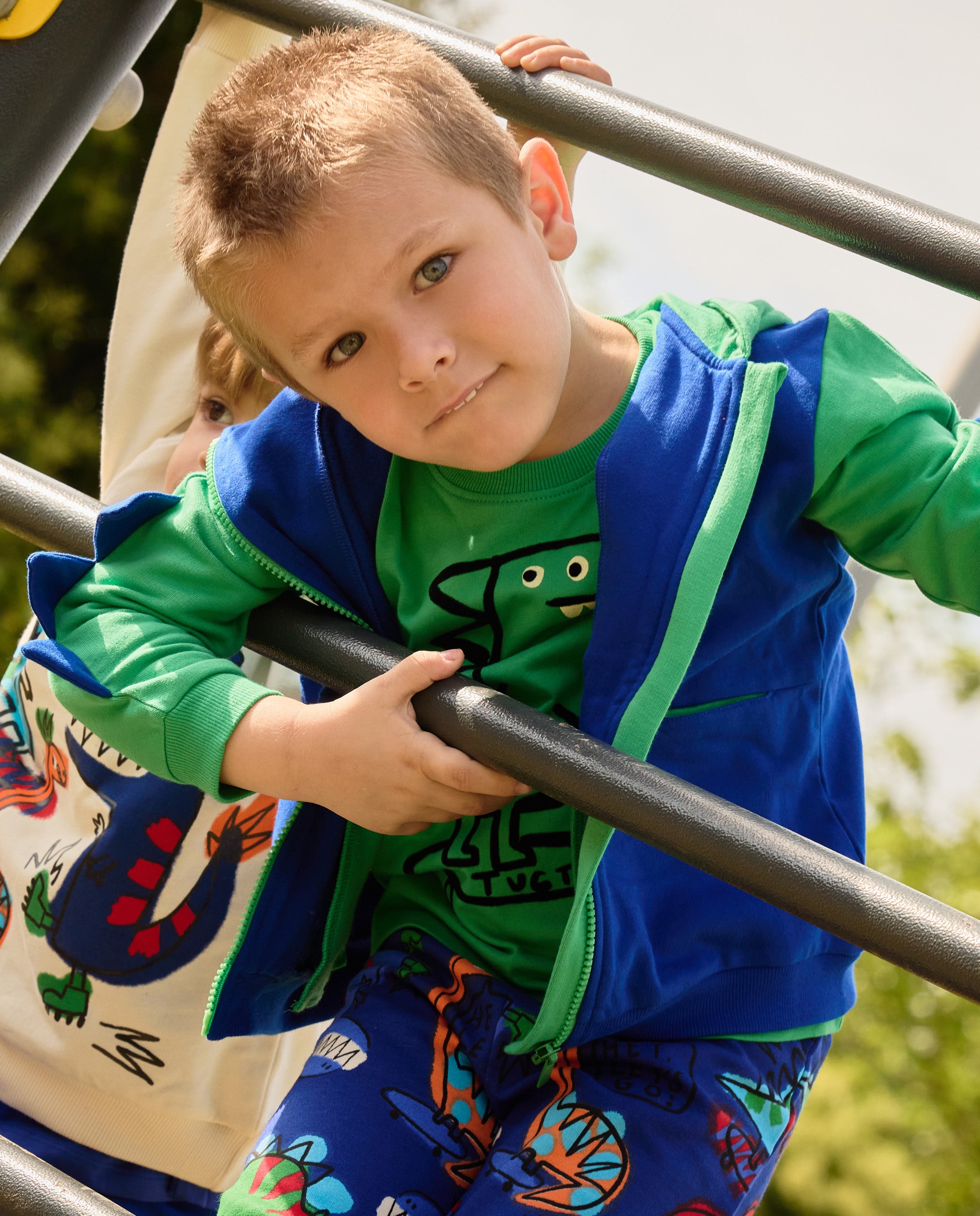 Conjunto de niño de felpa con sudadera de cremallera y pantalón estampado