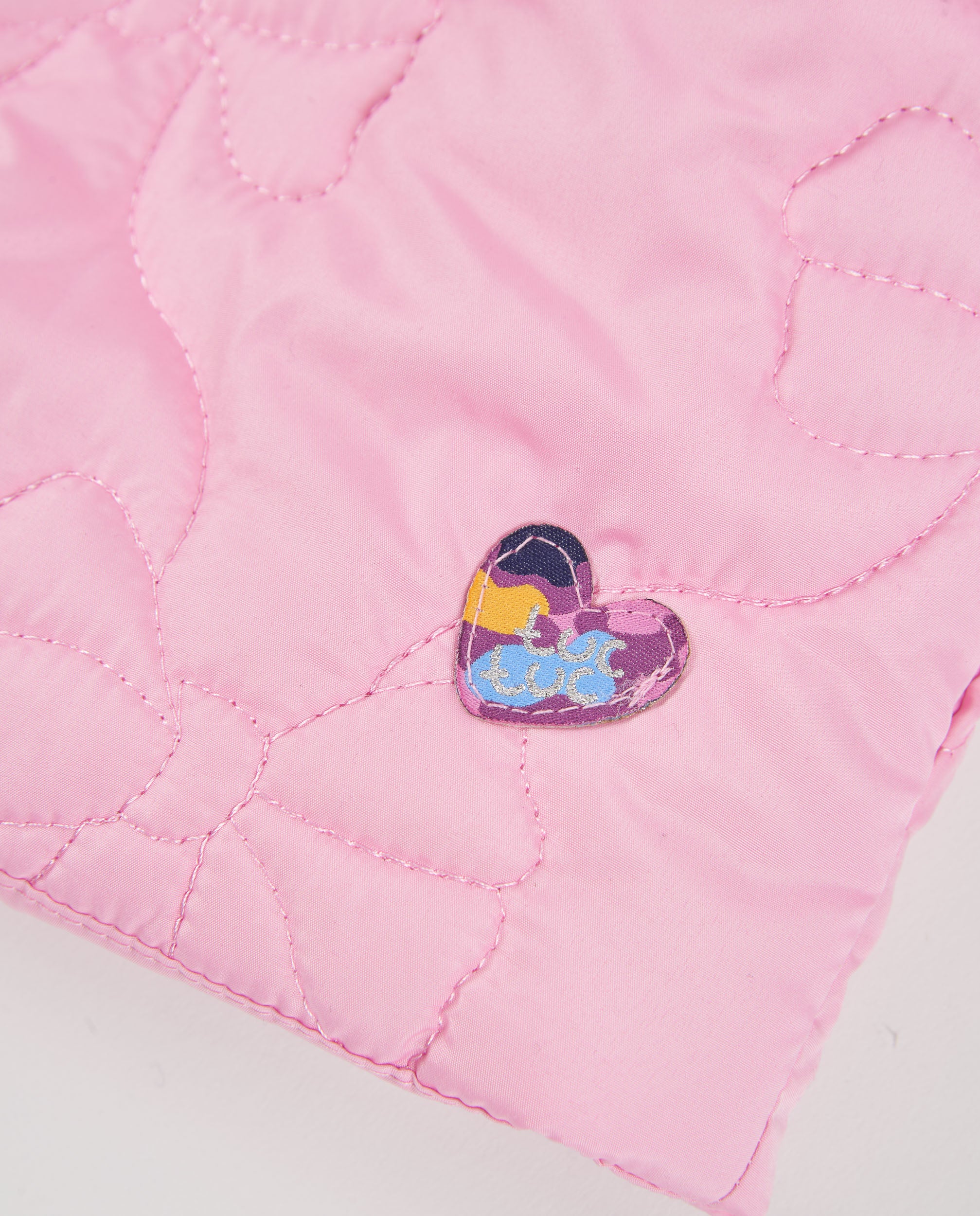 Abrigo de niña acolchado con diseño de lazo y aislamiento térmico