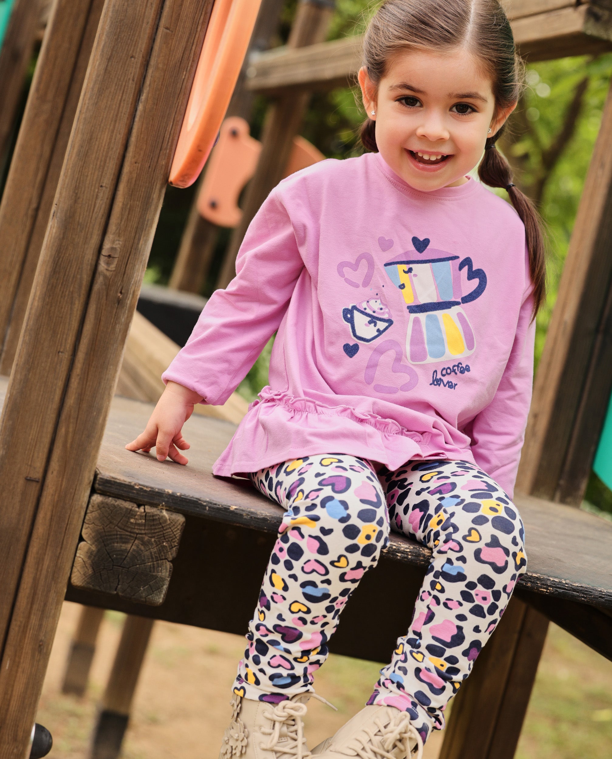 Legging de niña de felpa con estampado animal print y tejido cómodo