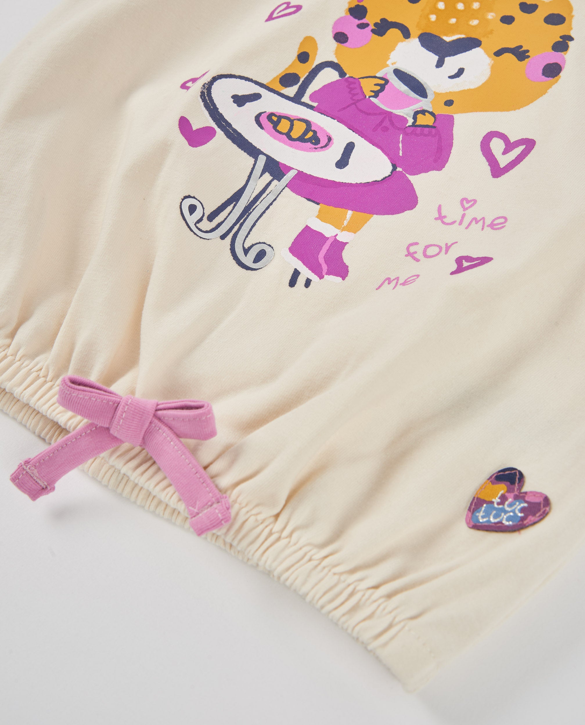 Camiseta de niña de punto con dibujo leopardo y detalle de lazo