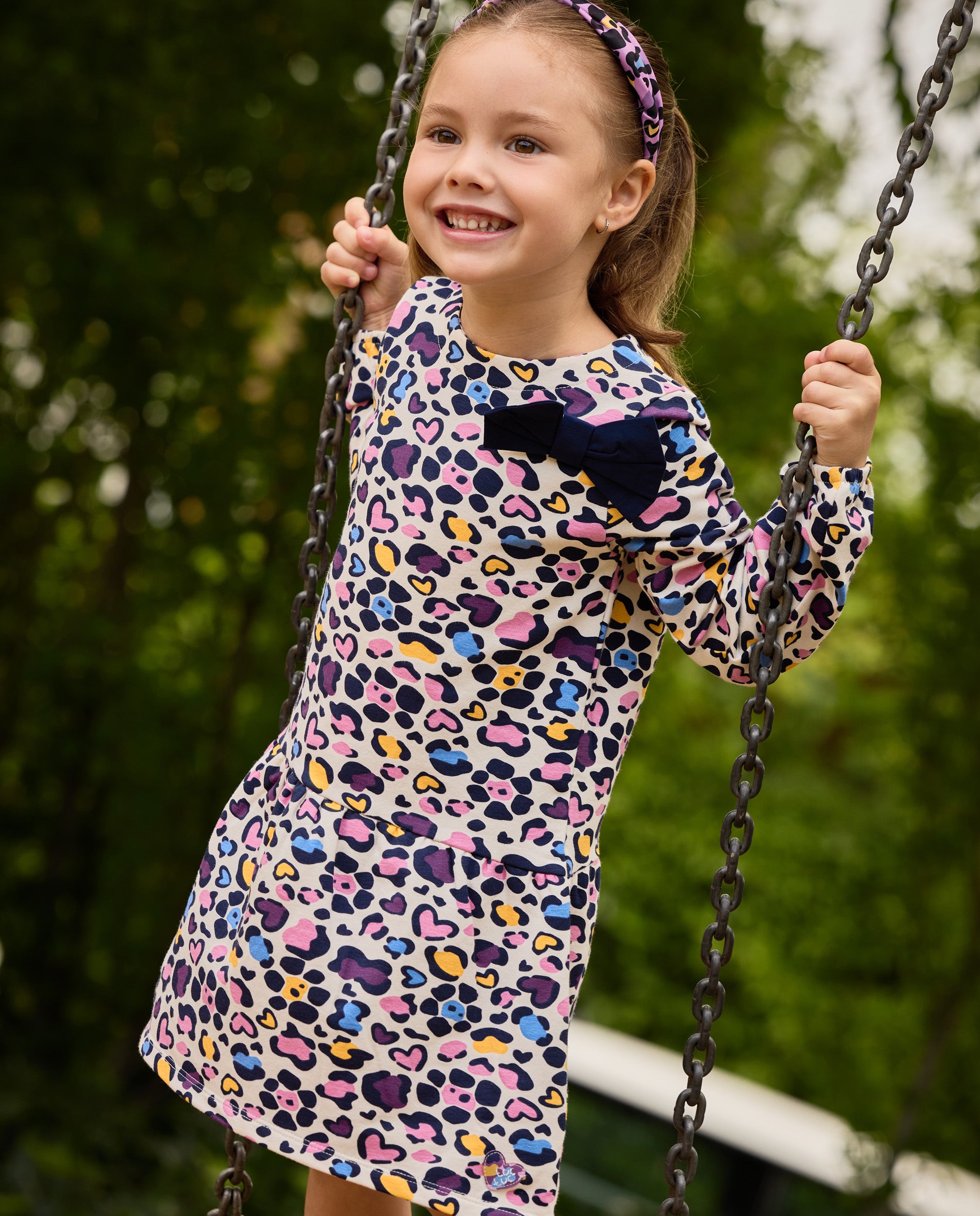 Vestido de niña de felpa con diseño animal print y detalle de lazo