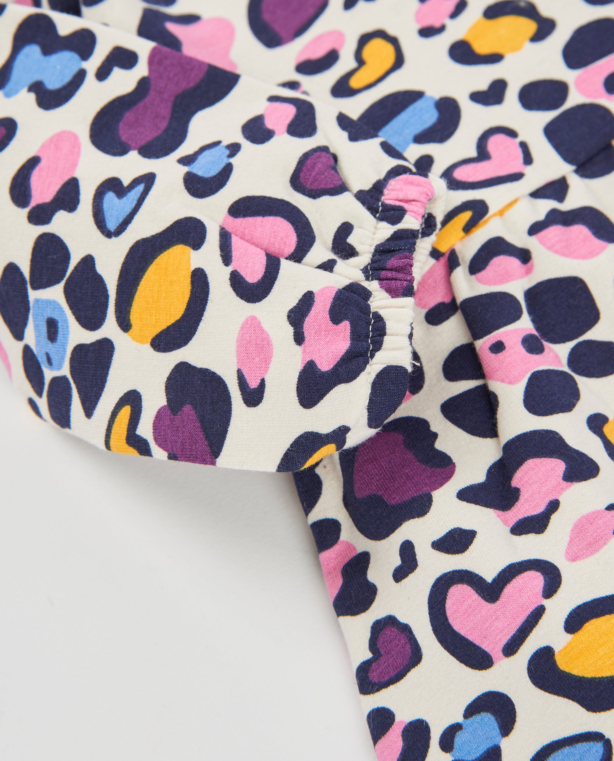 Vestido de niña de felpa con diseño animal print y detalle de lazo