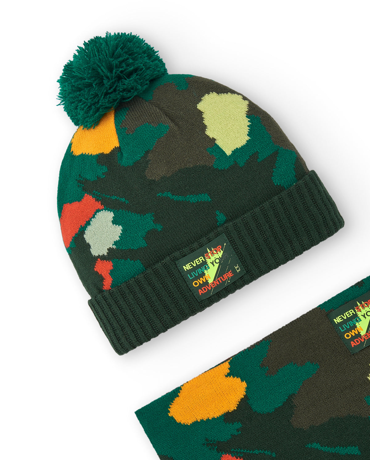 Set de gorro y braga para niño en verde con estampado de