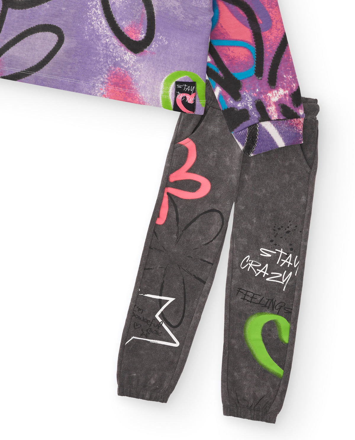 Conjunto de sudadera y pantalones jogger con estampado floral