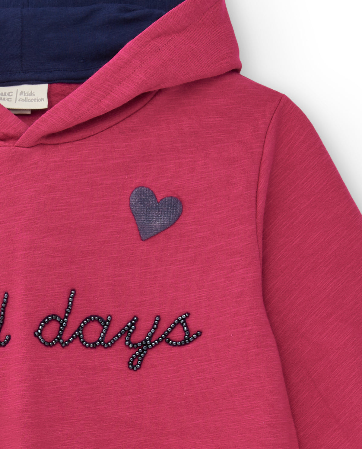 Sudadera con capucha fucsia con estampado floral y texto "Cold