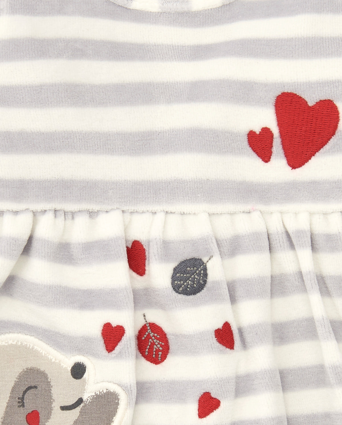 Vestido para niña en gris con rayas y mapache bordado colección