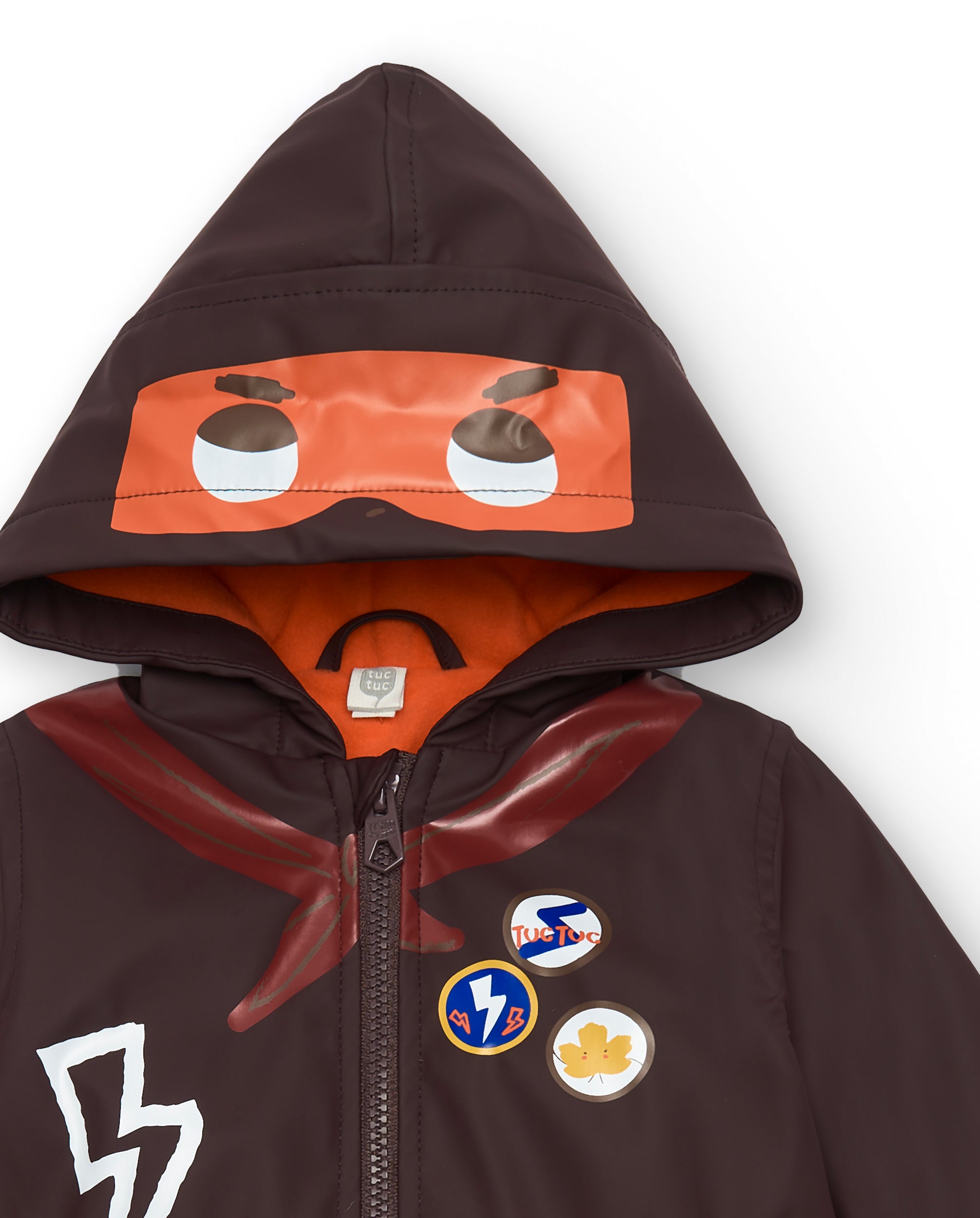 Abrigo impermeable para niño en marrón con capucha y detalles