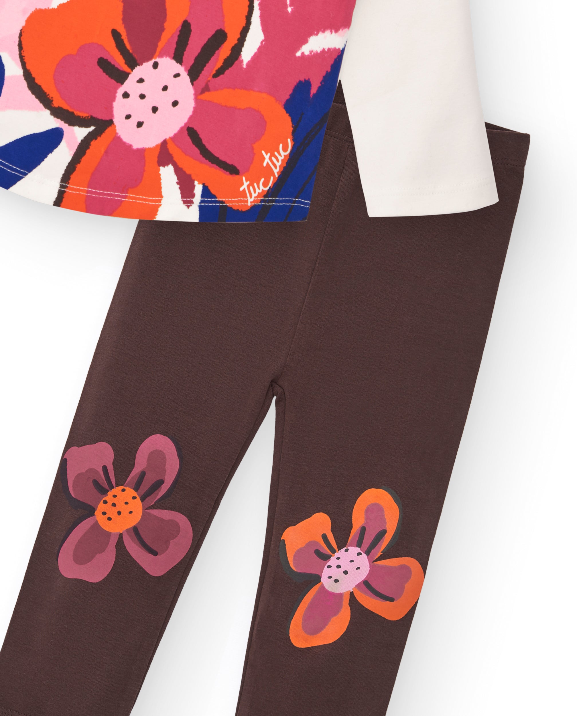 Conjunto de camiseta y mallas para niña en blanco con estampado