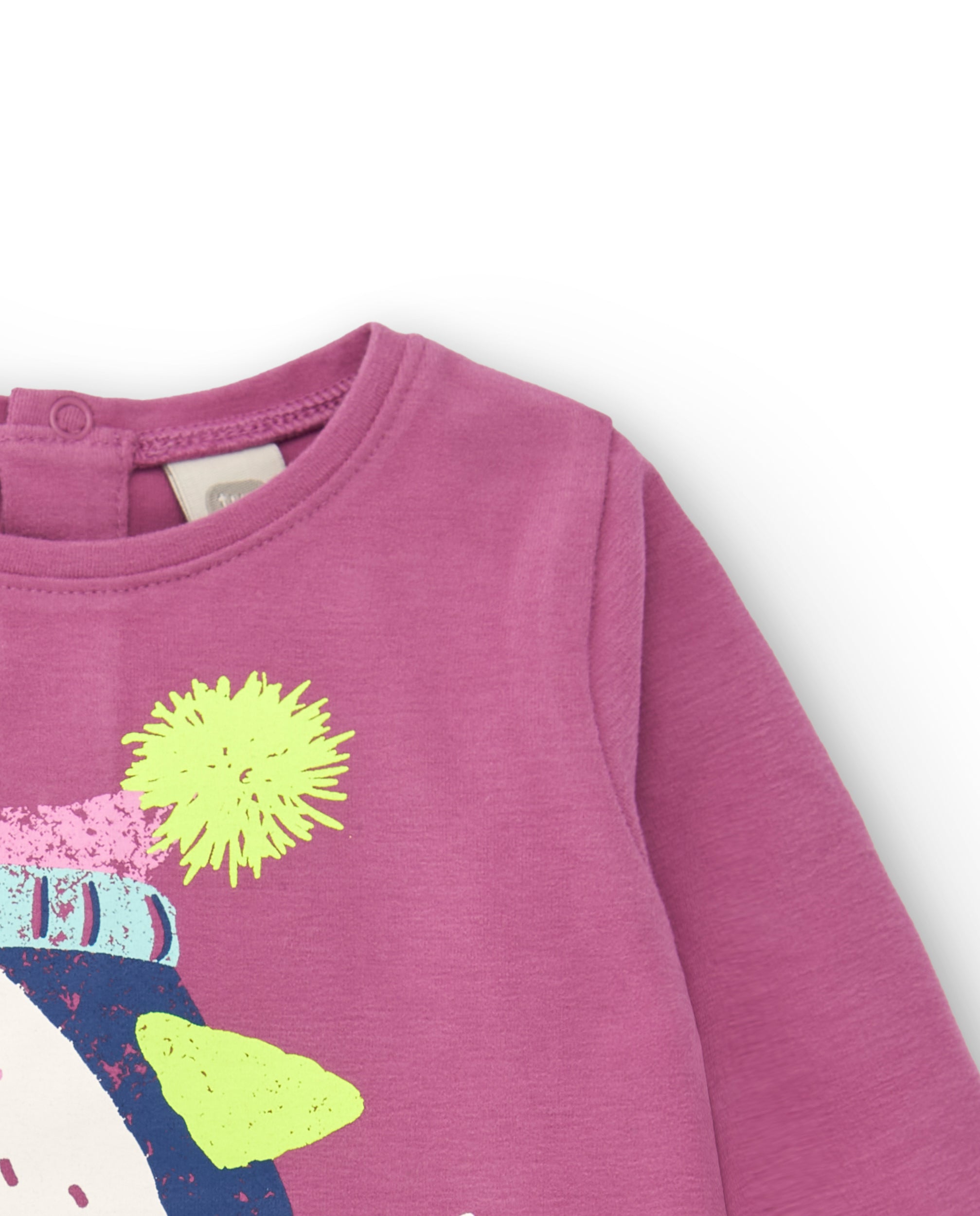 Camiseta de manga larga color rosa con estampado de pingüino