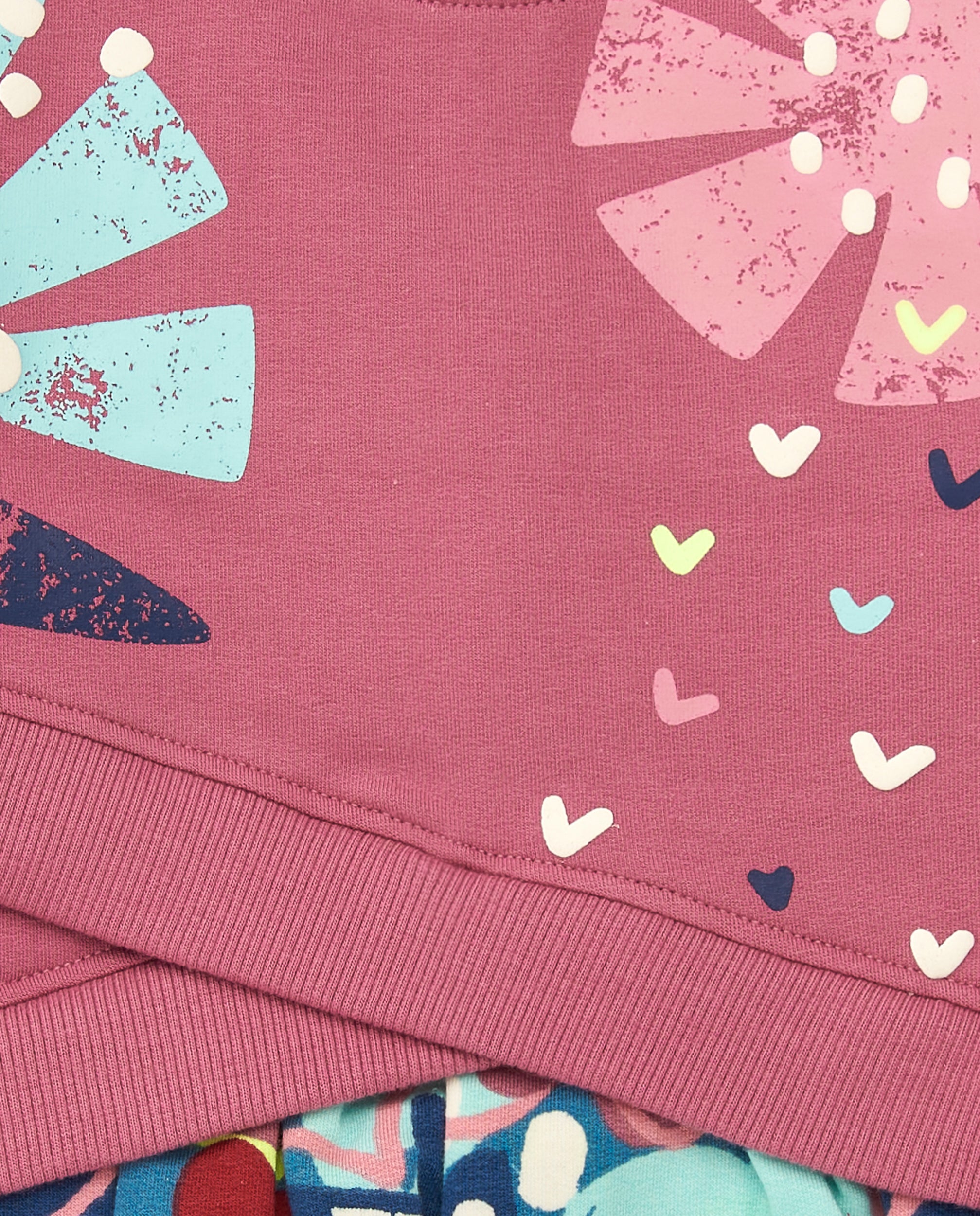 Vestido con sudadera rosa y falda estampada para niña de la