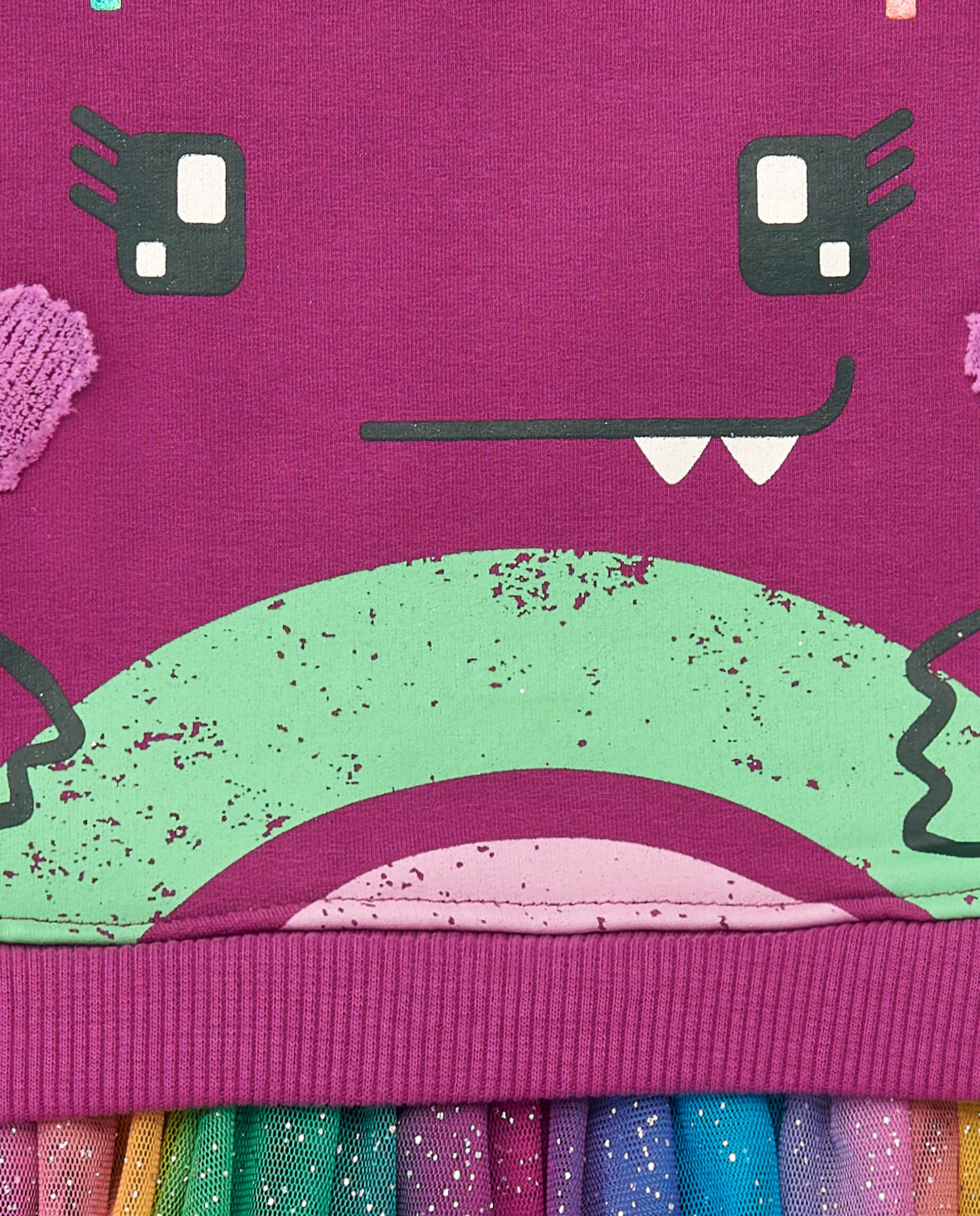 Vestido sudadera fucsia con dinosaurio y falda arcoíris para