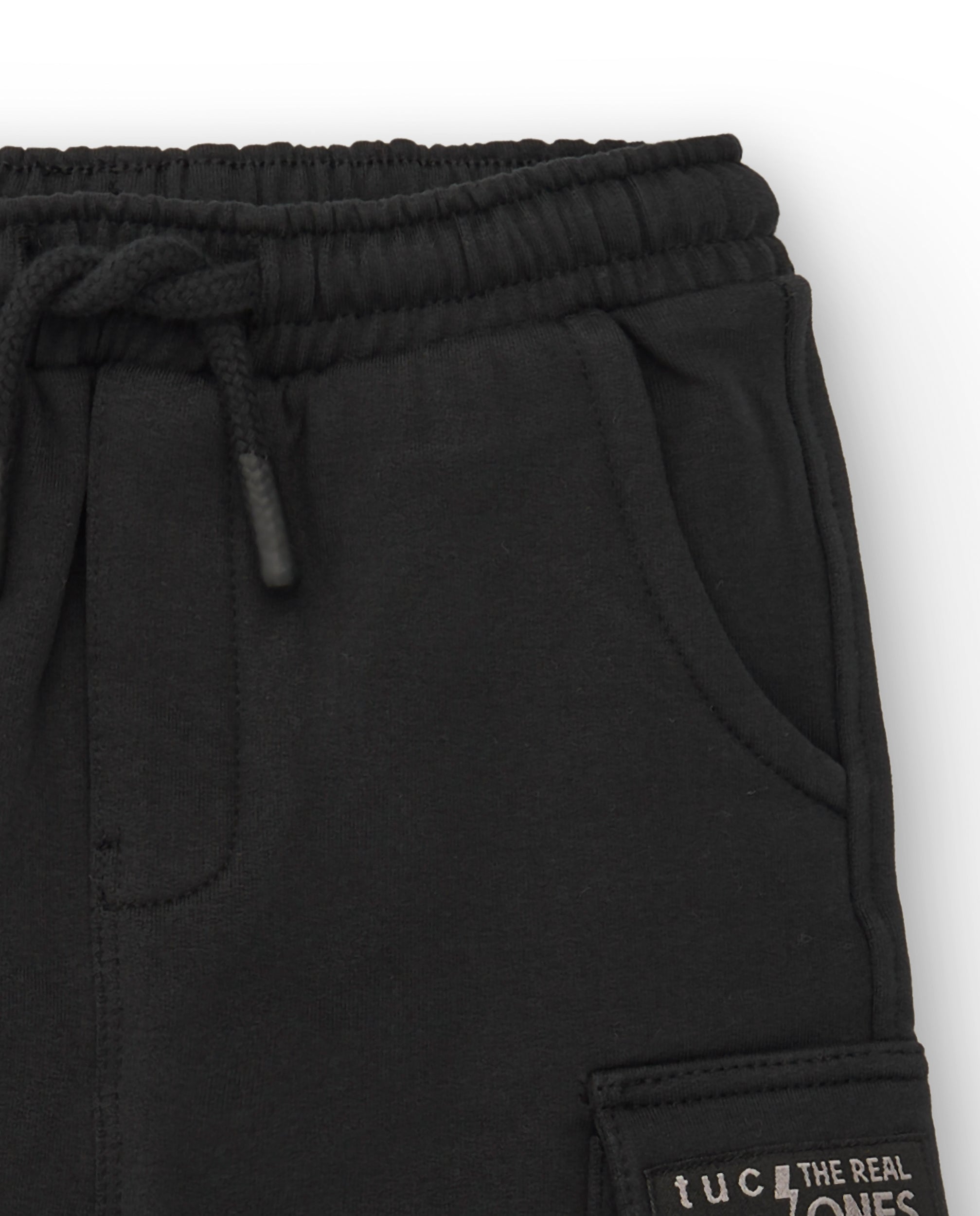 Pantalón felpa niño en negro con bolsillos cargo colección