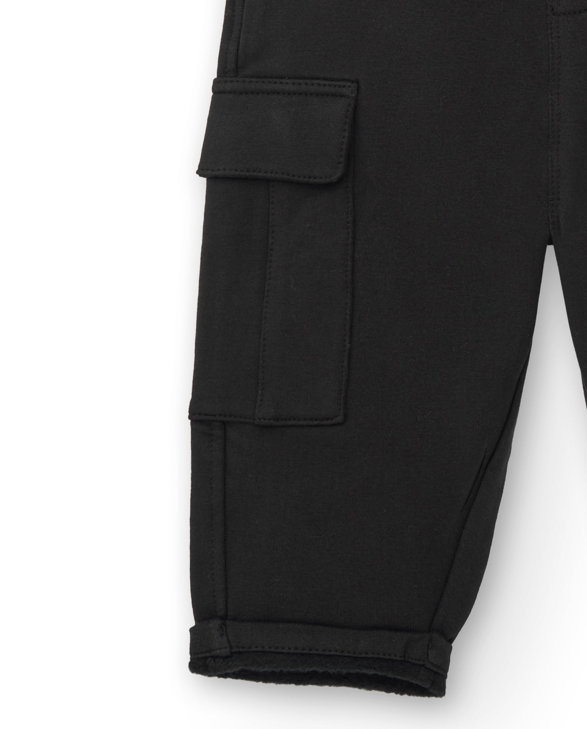 Pantalón felpa niño en negro con bolsillos cargo colección