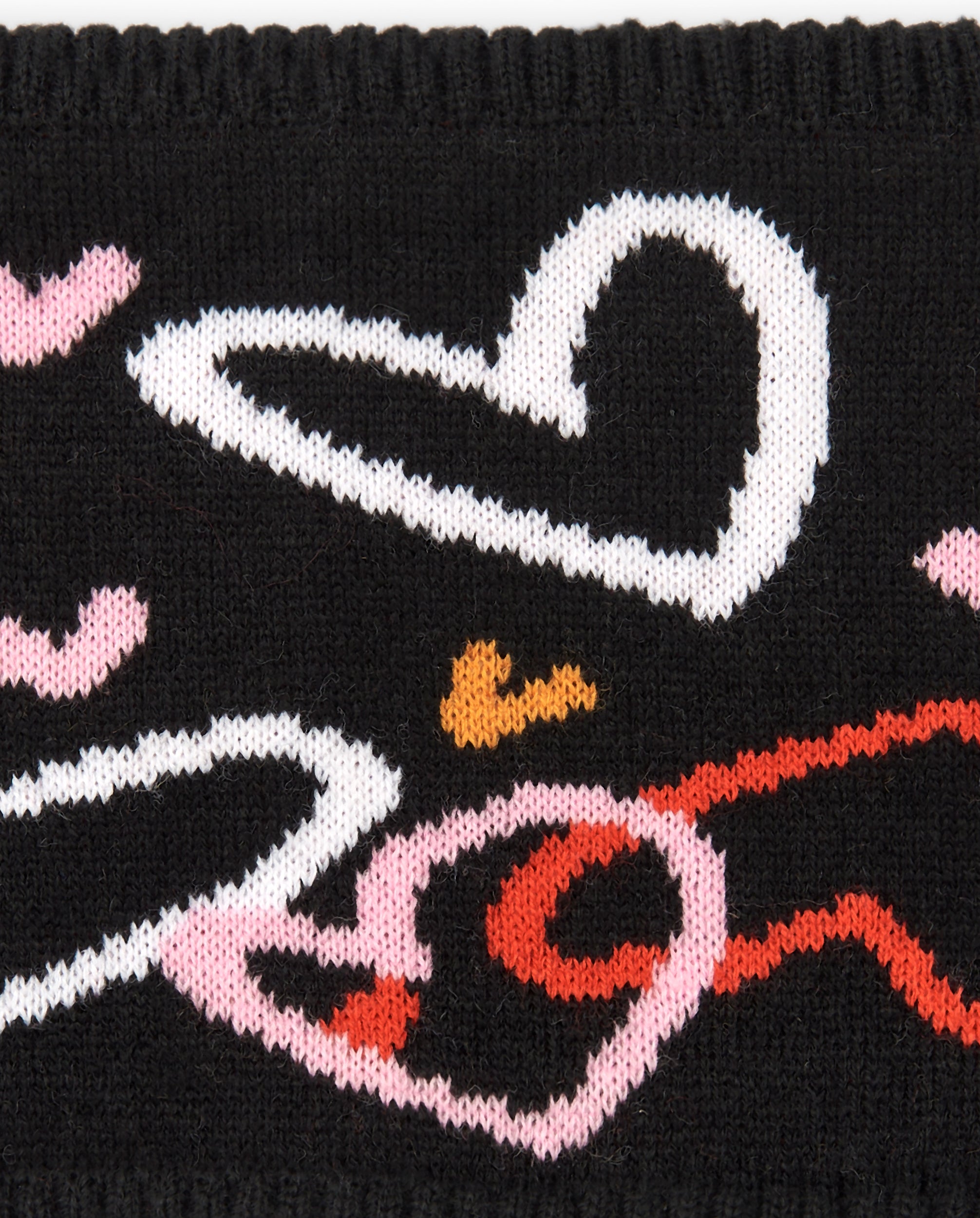 Braga cuello niña en negro con estampado de corazones colección