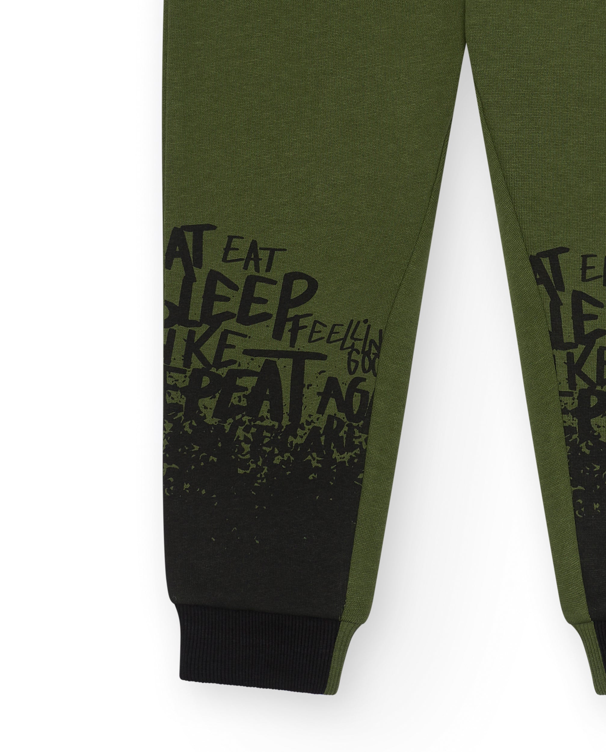 Pantalón verde con estampado gráfico para niño de la colección