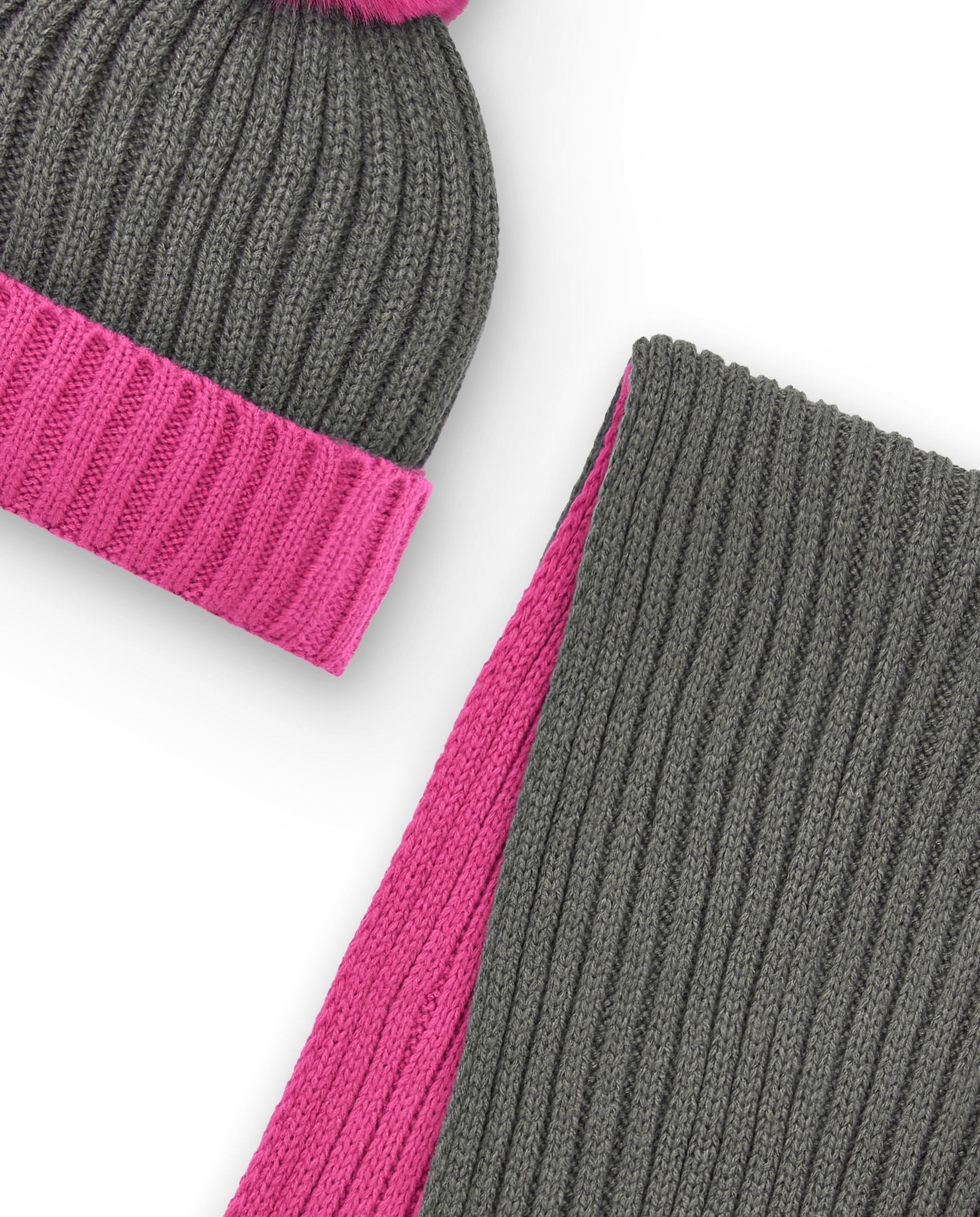 Conjunto de gorro y bufanda en gris y rosa para niña colección