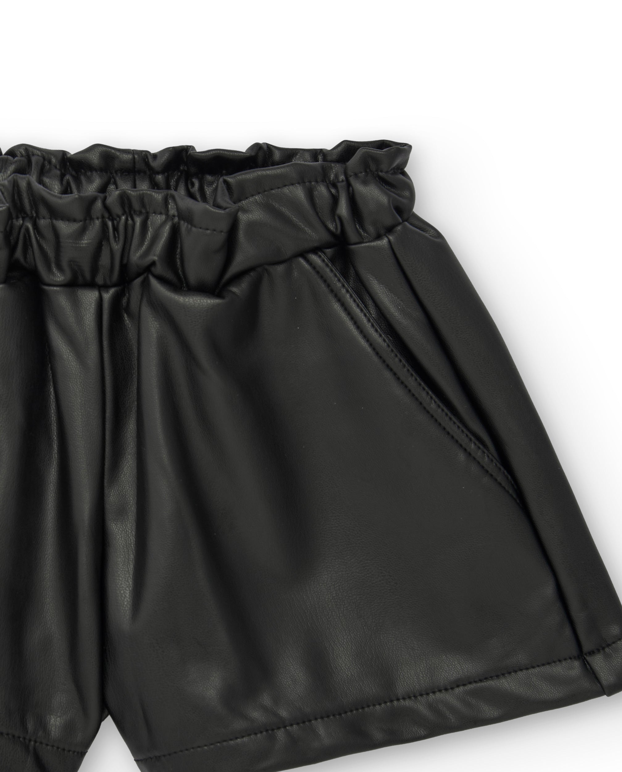 Shorts de polipiel negra con cintura fruncida para niña de la