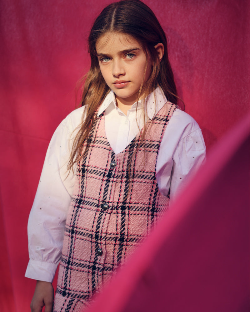 Vestido de cuadros en tonos rosa con volante para niña de la