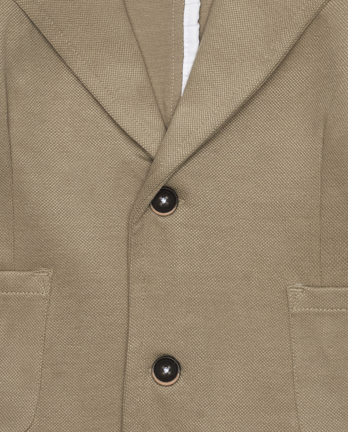 Blazer beige para niño con cierre de dos botones y bolsillos