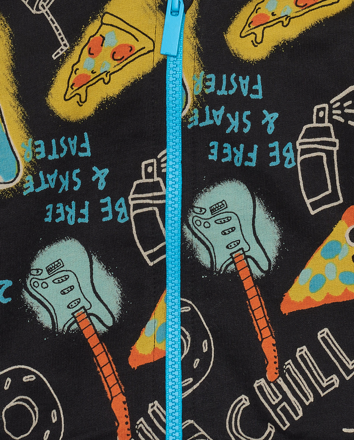 Chaqueta para niño en negro con estampado y capucha
