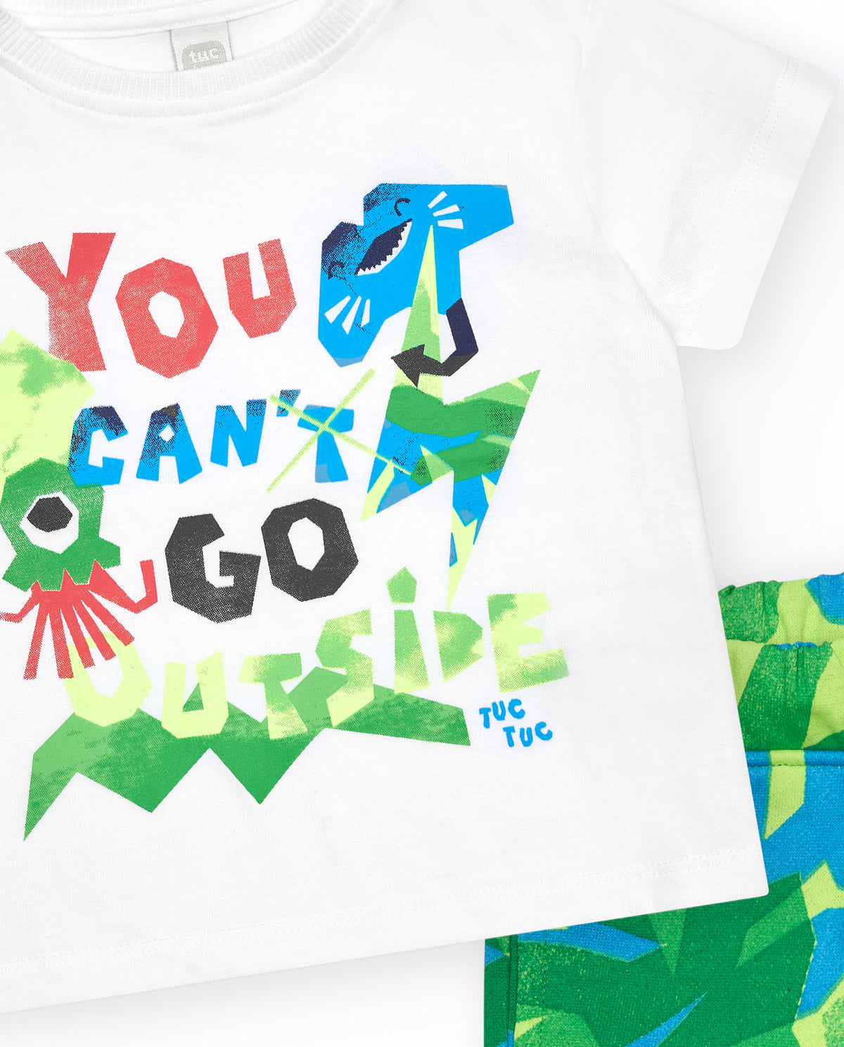 Conjunto para niño con camiseta blanca y bermuda tropical