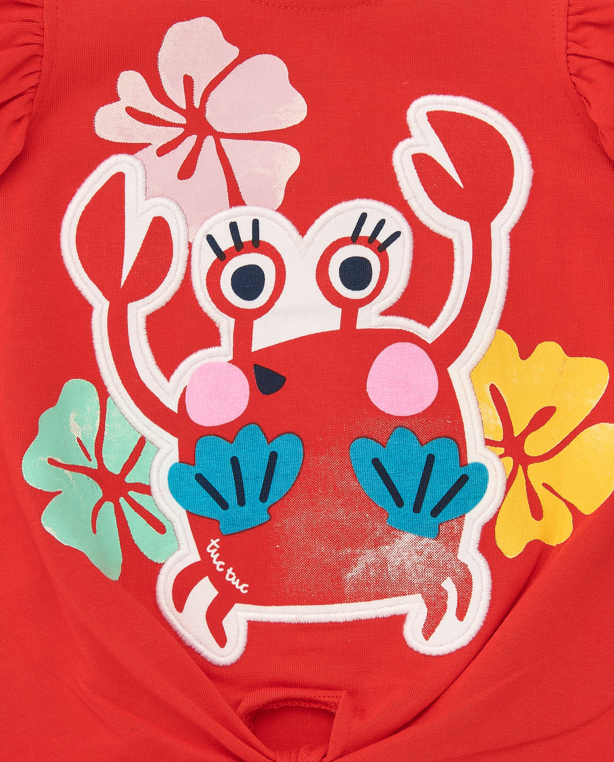 Camiseta para niña en rojo con estampado de cangrejo y volantes