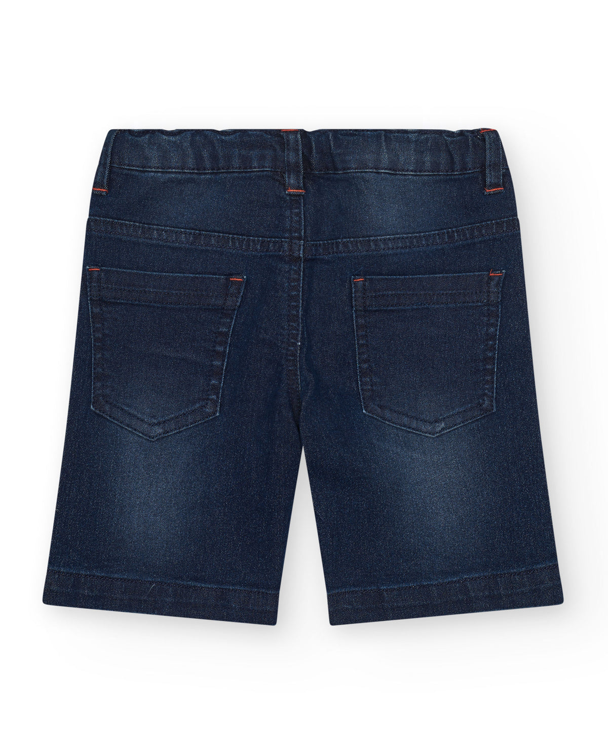 Bermuda vaquera para niño en azul oscuro con mensajes bordados.