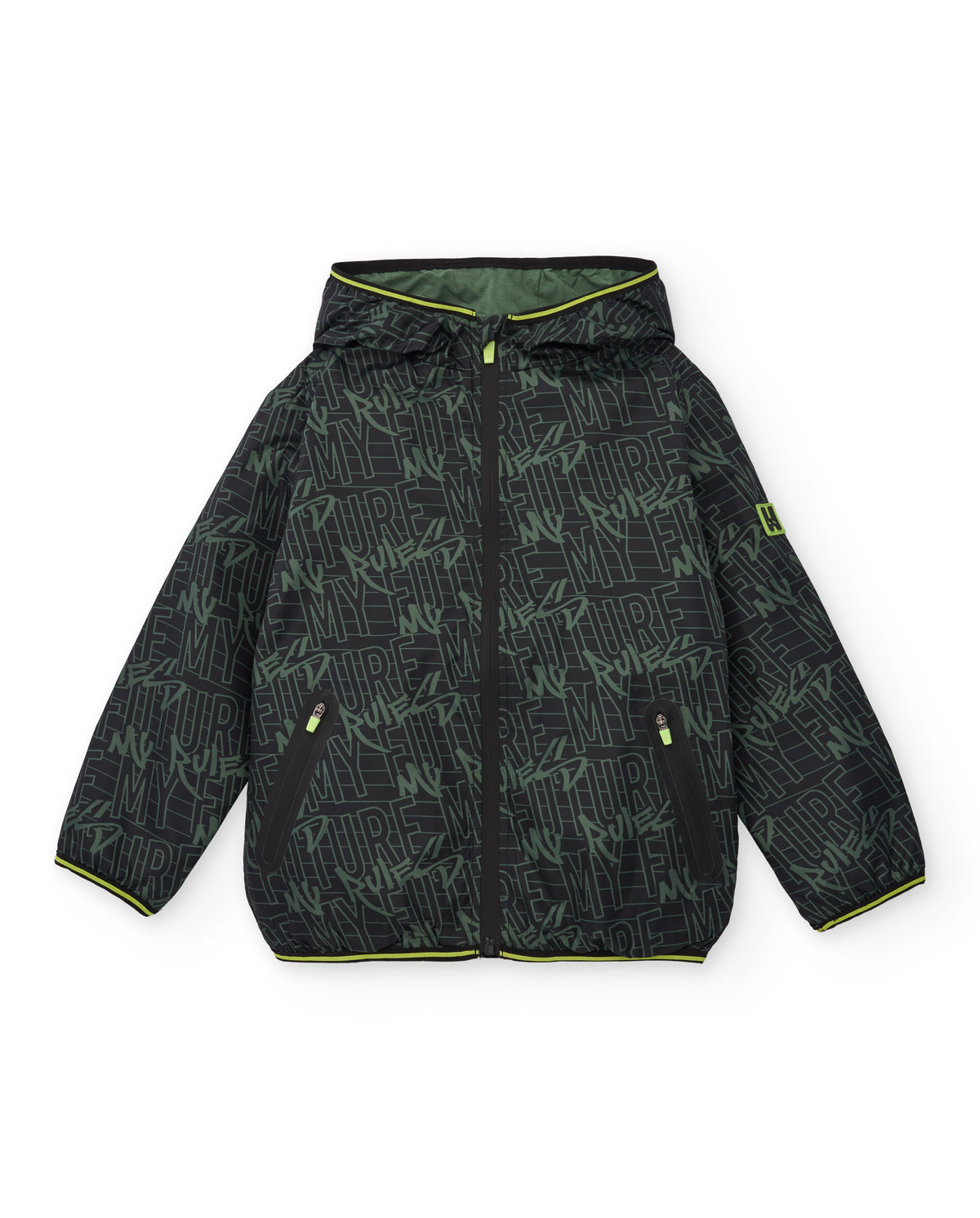 Cazadora niño en negro con capucha estampada
