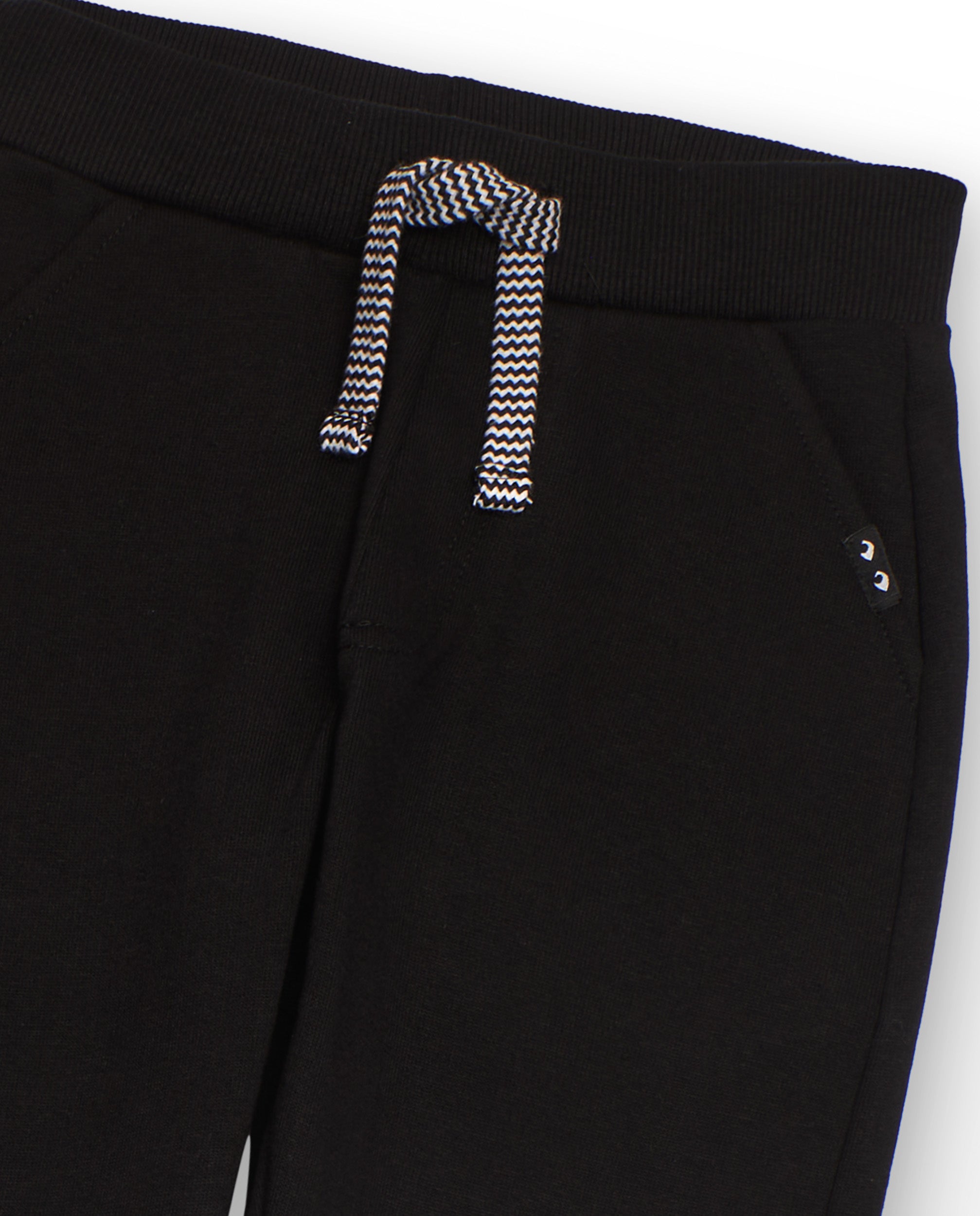 Pantalón jogger negro para niño con cintura ajustable