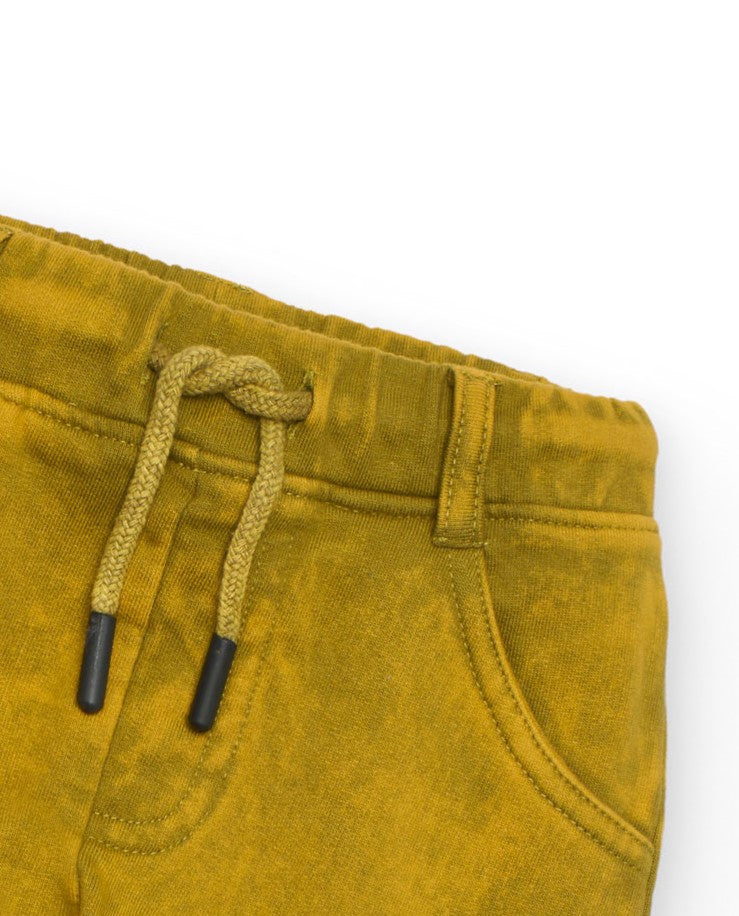 Pantalón jogger para niño color verde con estampado divertido