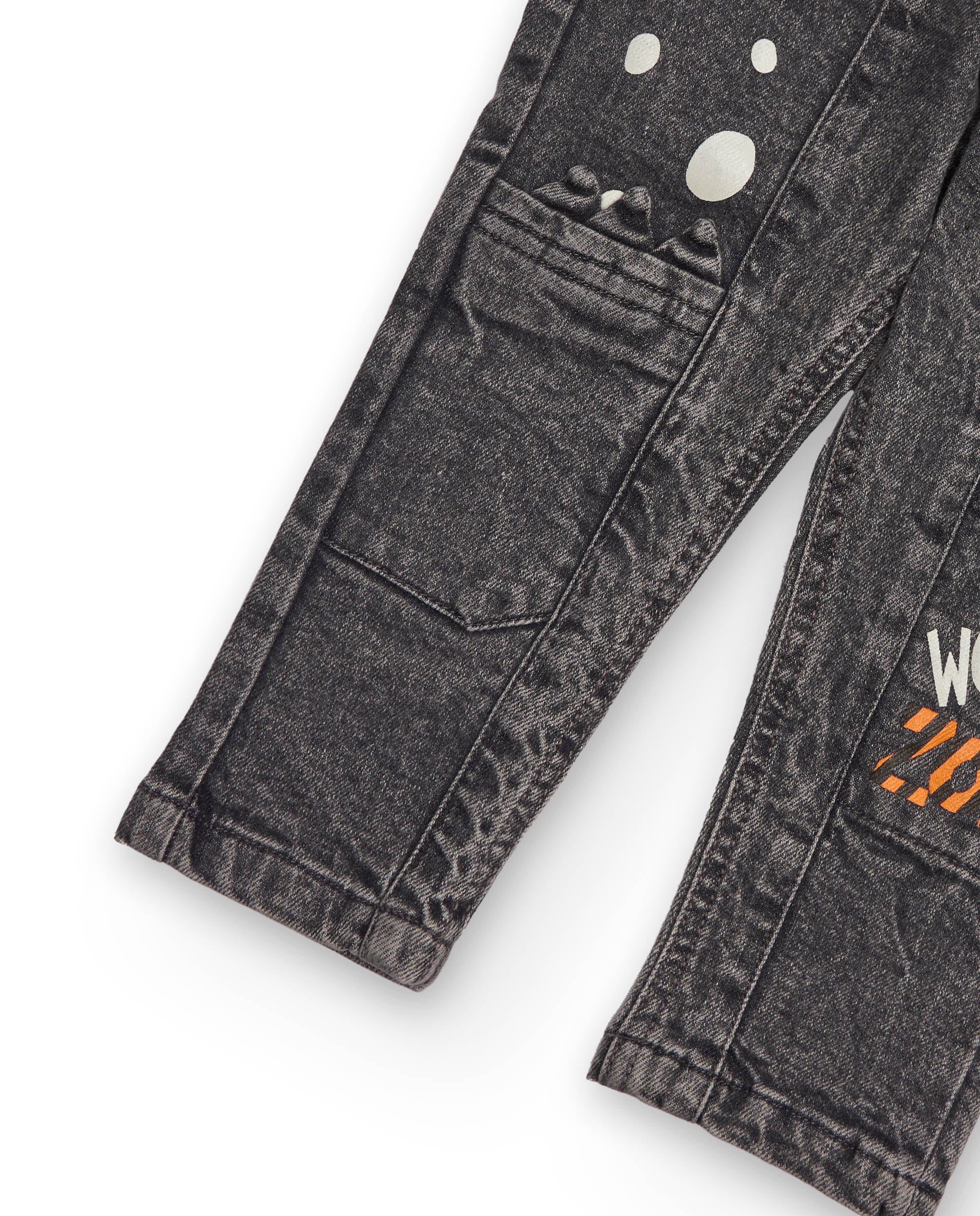 Pantalón para niño en gris lavado con estampados de herramientas