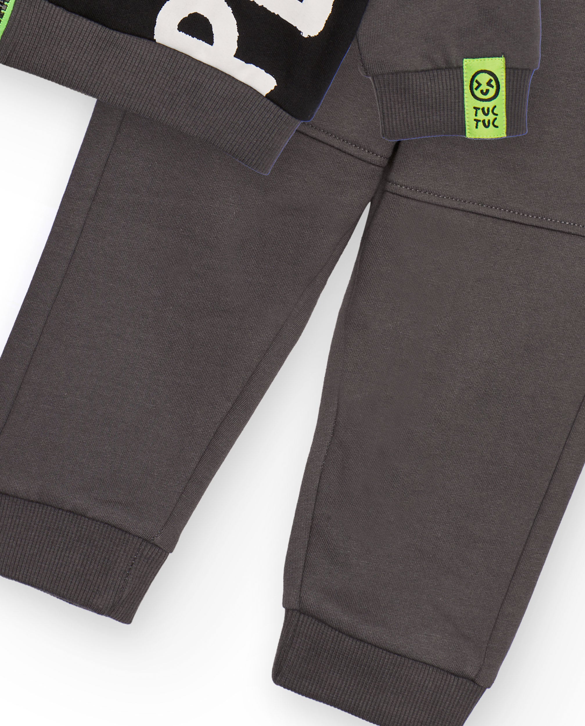 Conjunto con sudadera con capucha para niño en gris con