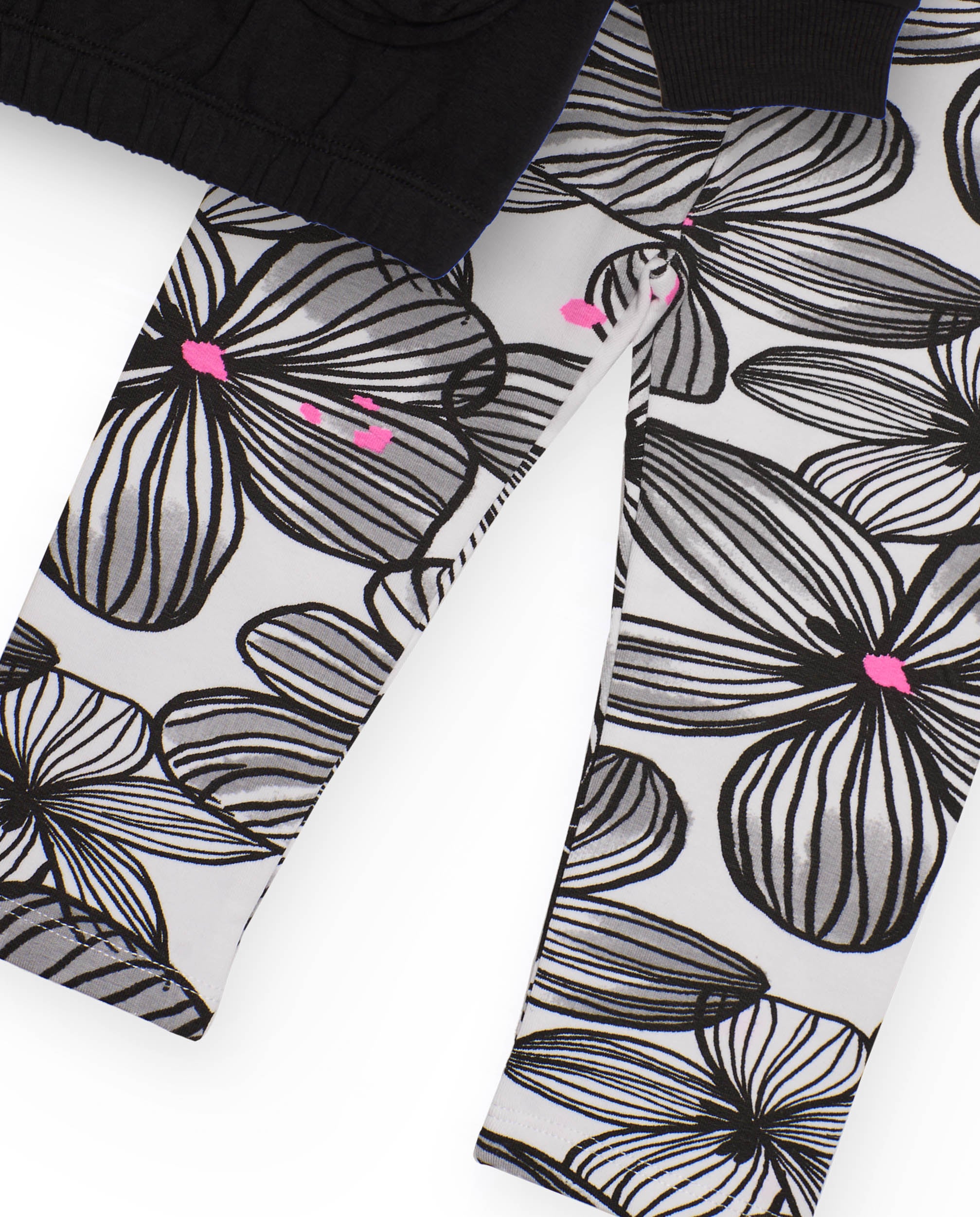 Conjunto niña en negro y blanco con leggings estampados y