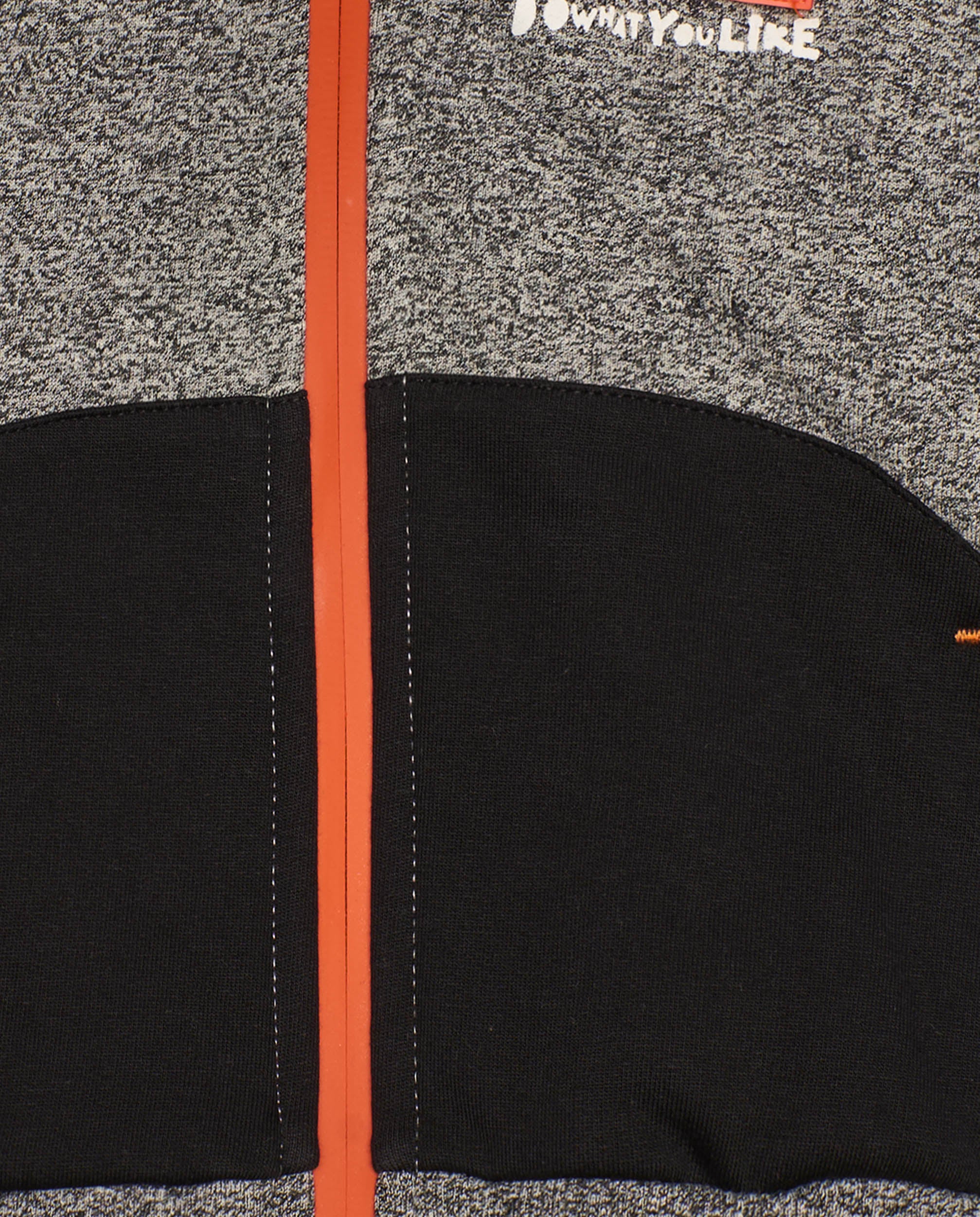 Sudadera con capucha para niño en gris vigoré con detalles en