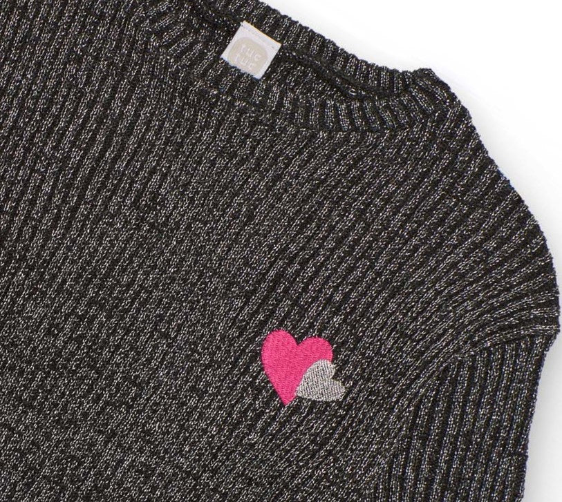 Conjunto de punto para niña en gris con detalle de corazones