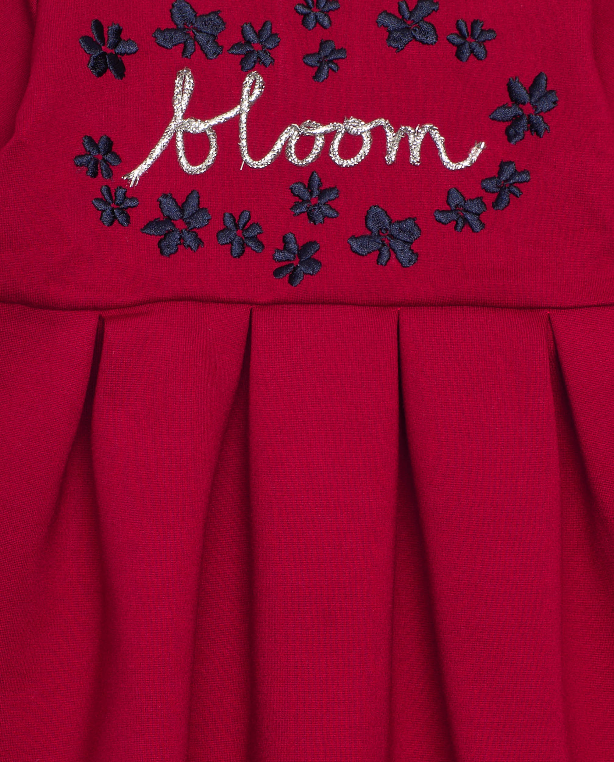 Vestido de niña color burdeos con detalle bordado