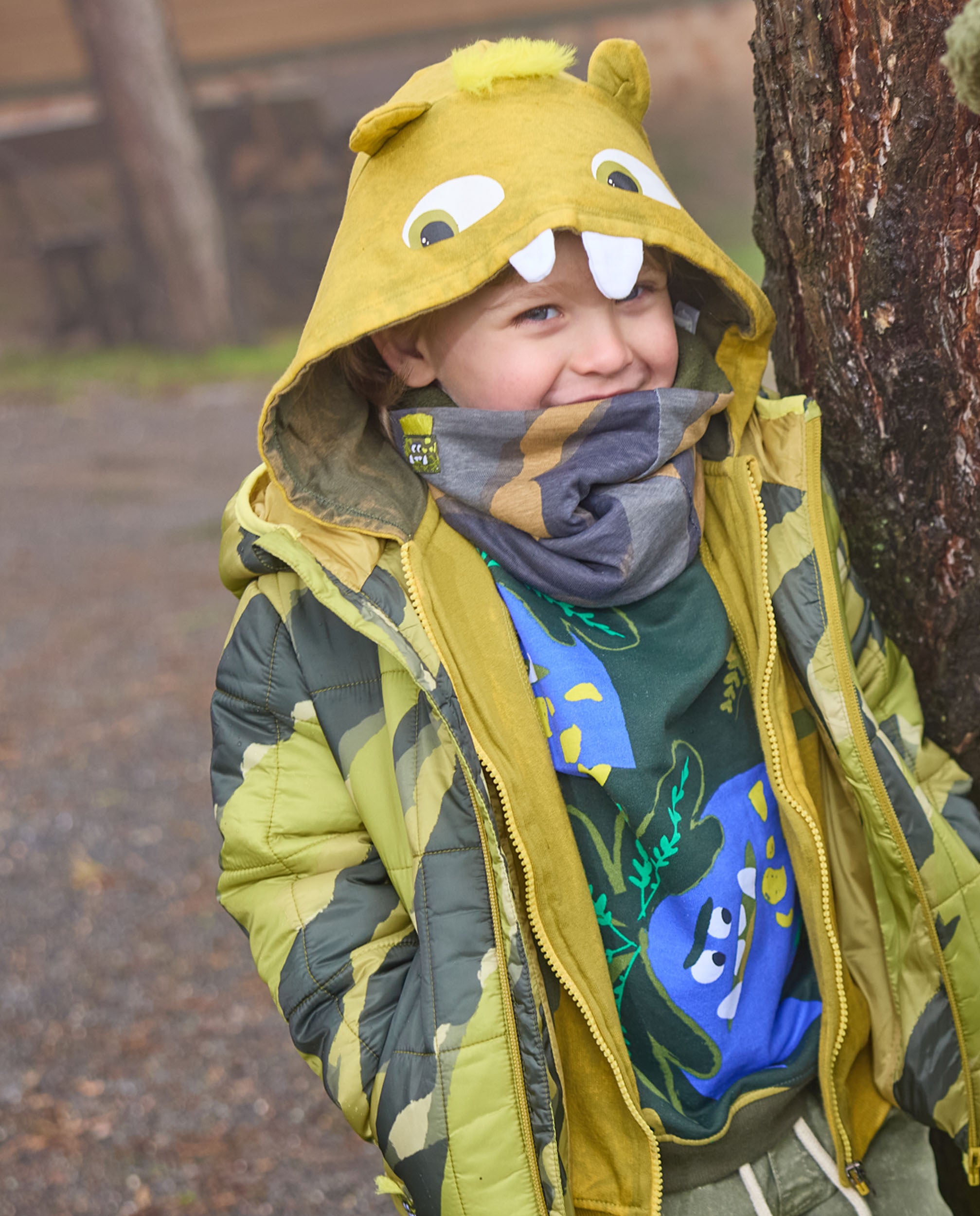 Chaqueta acolchada para niño con estampado de camuflaje en