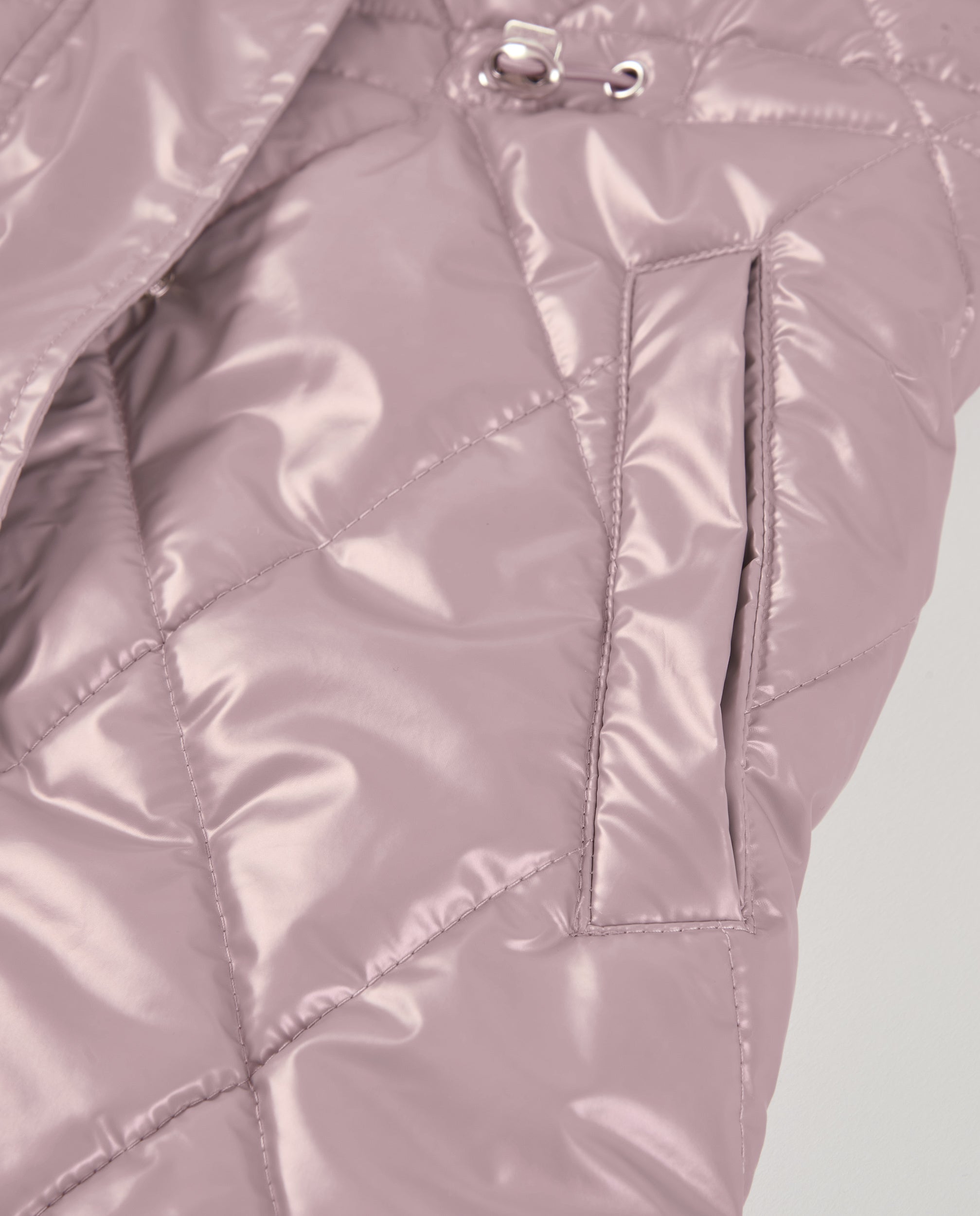Abrigo acolchado de niña en color rosa con capucha