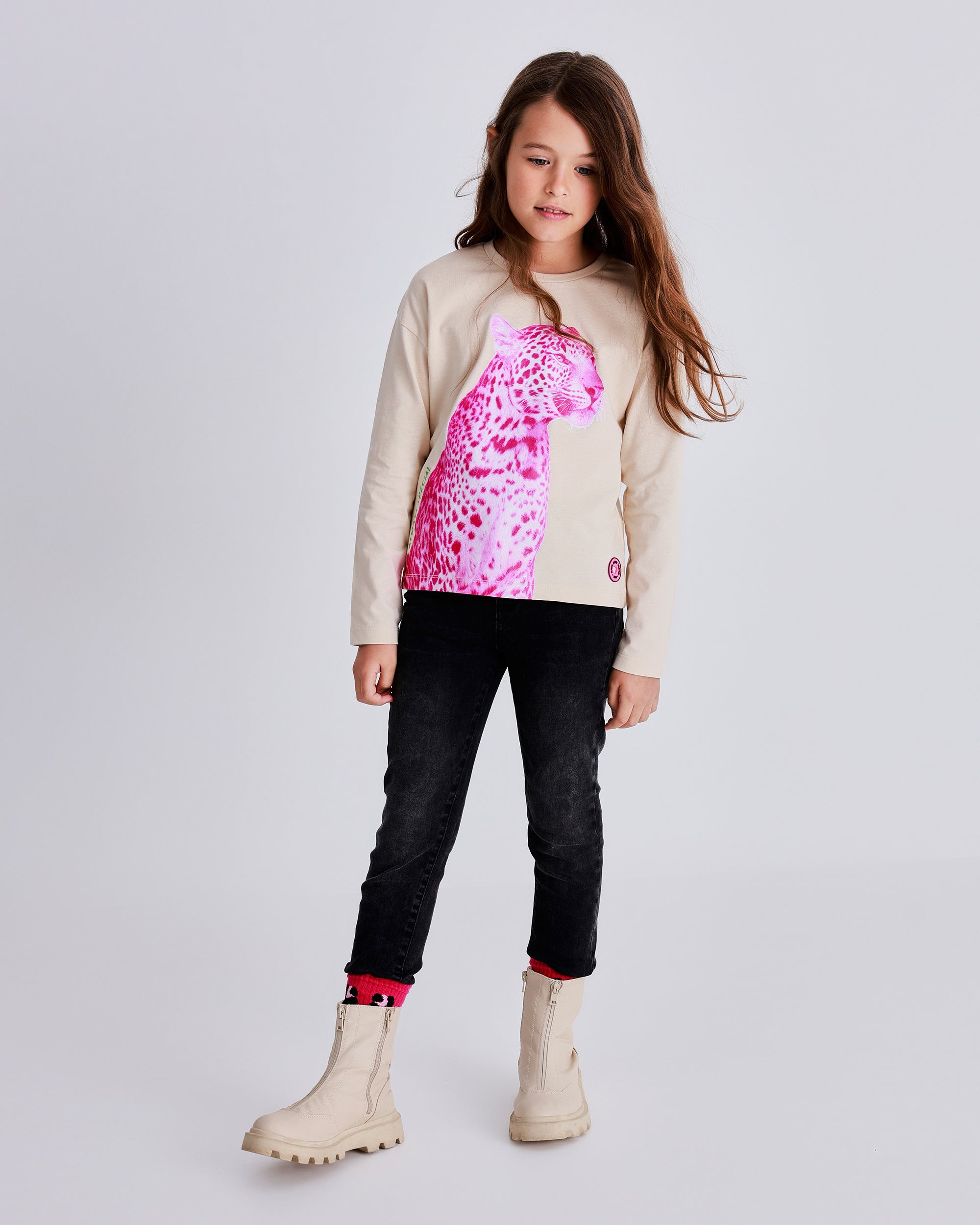 Pantalón denim skinny negro desgastado para niña