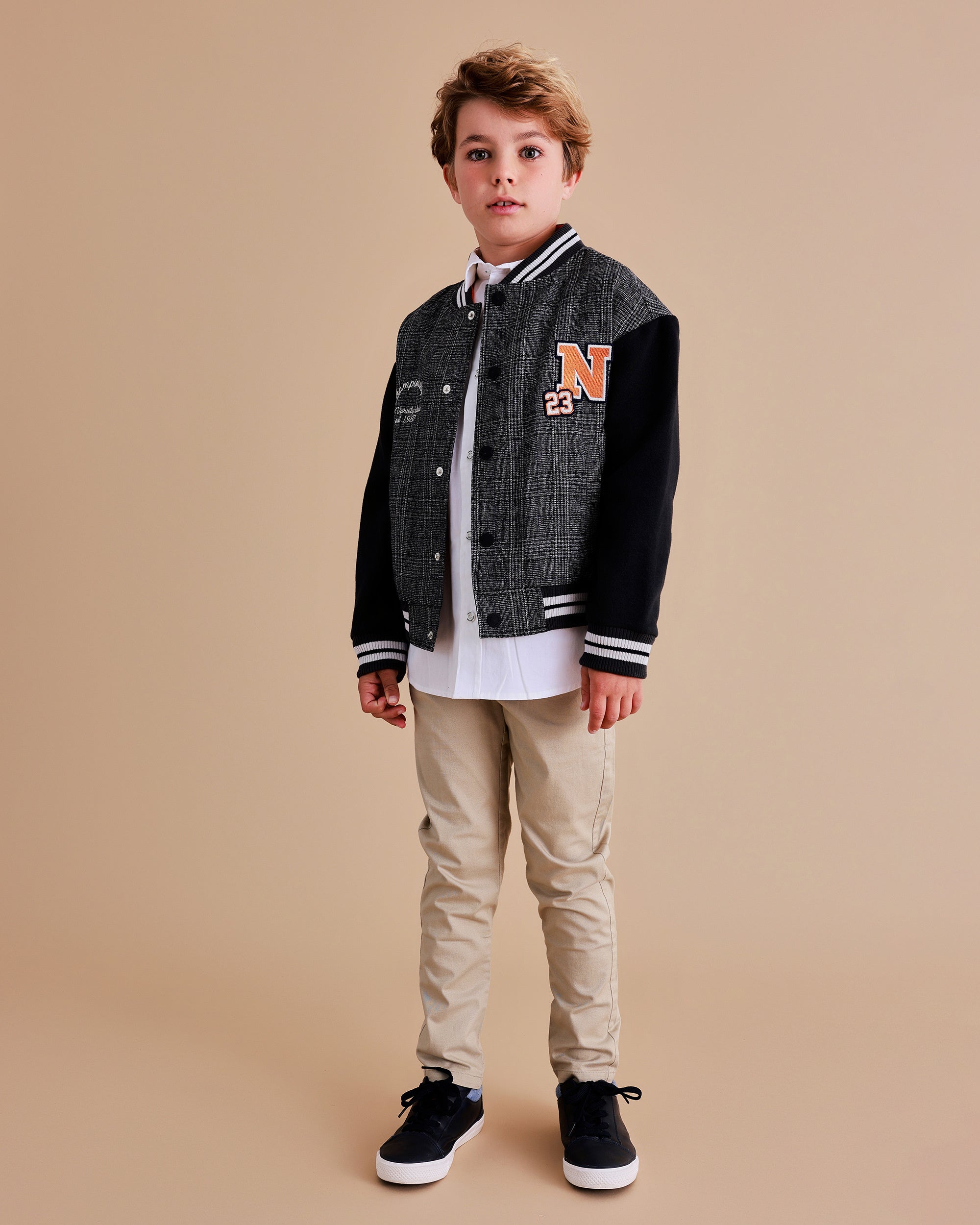 Pantalón chino beige para niño