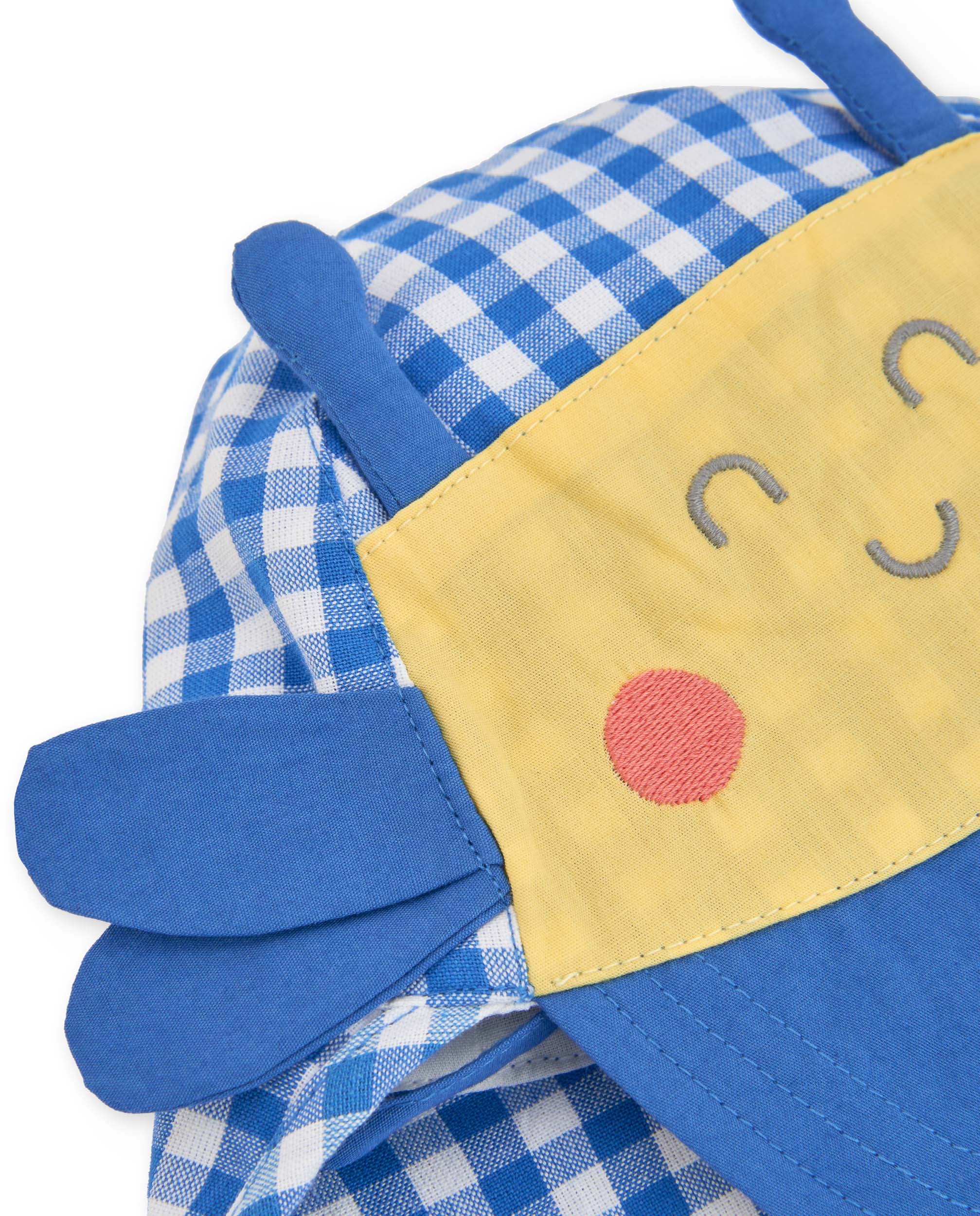 Gorro de recién nacido de punto y detalles en relieve