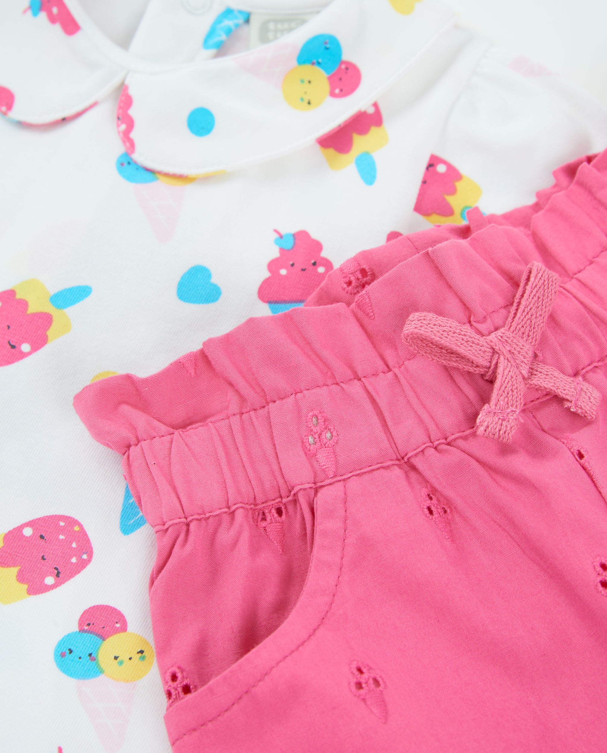 Conjunto de recién nacido de punto y estampado de helados