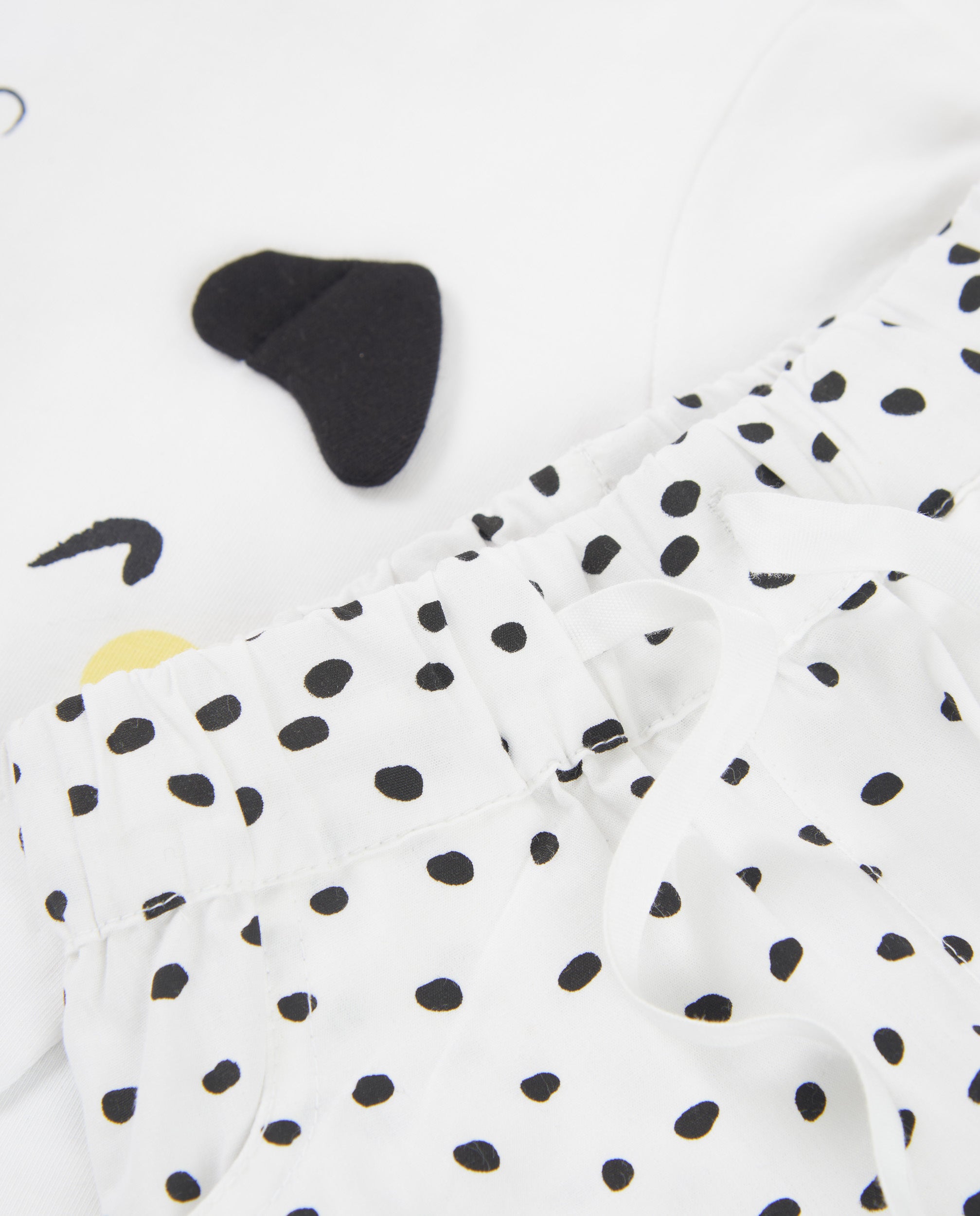 Conjunto de recién nacido de punto y diseño de perrito