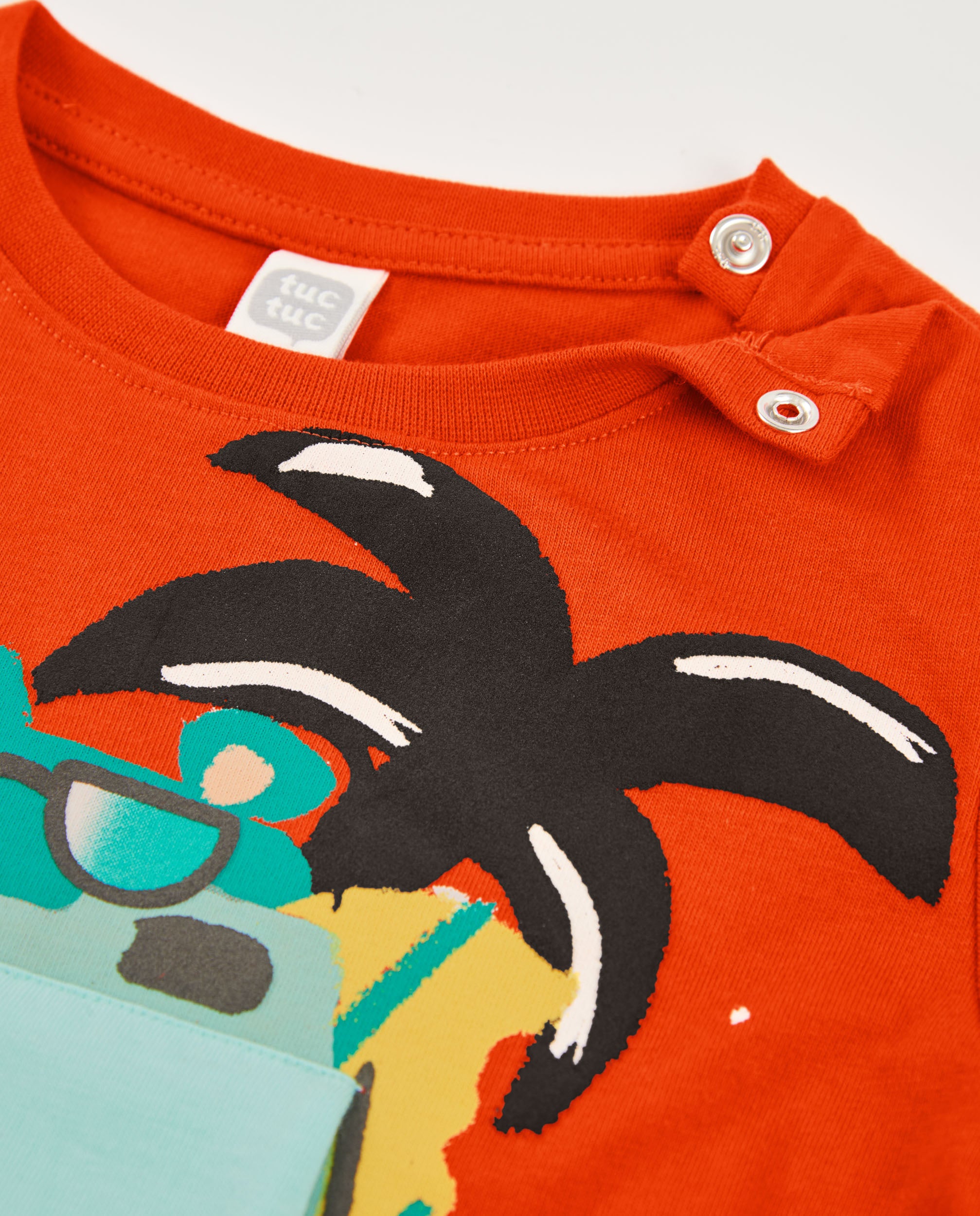 Camiseta de niño de punto y bolsillo aplicado